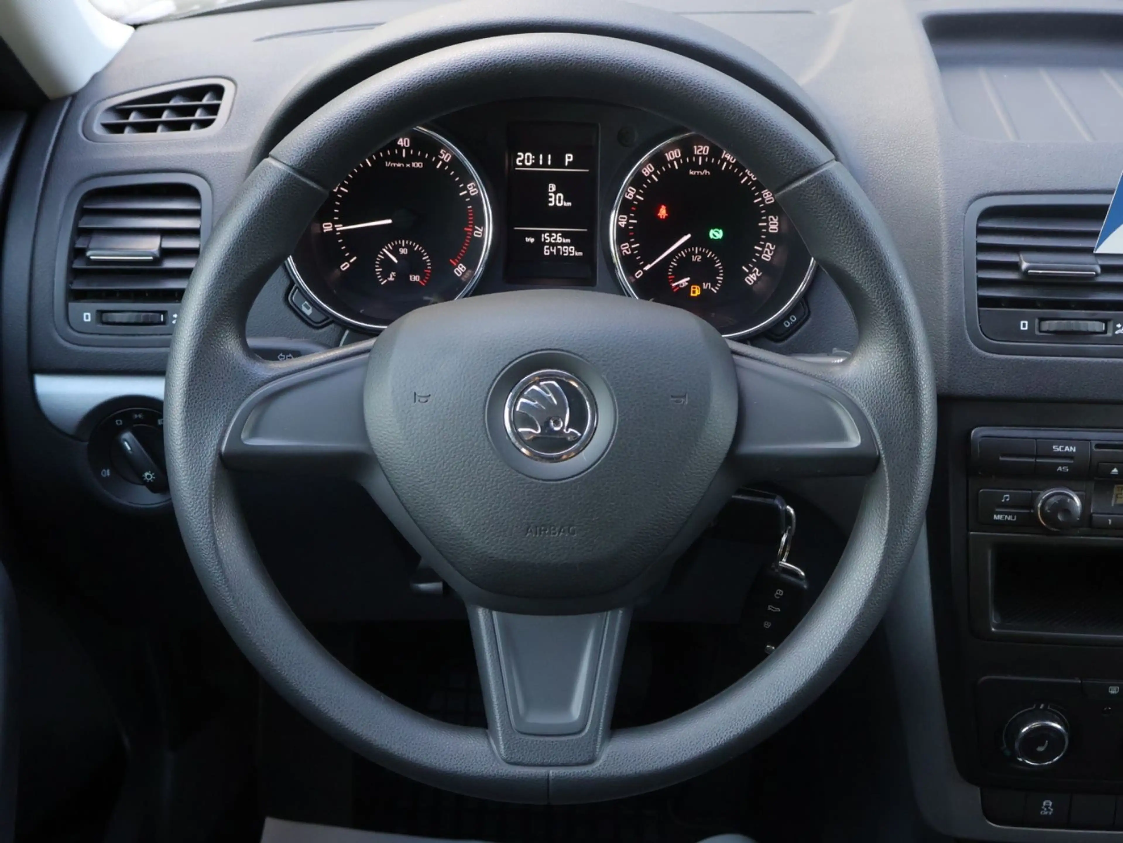 Skoda Yeti 1.4 TSI Active DSG 1.Hand-TÜV 08/27-PDC-SHZ — photo 13