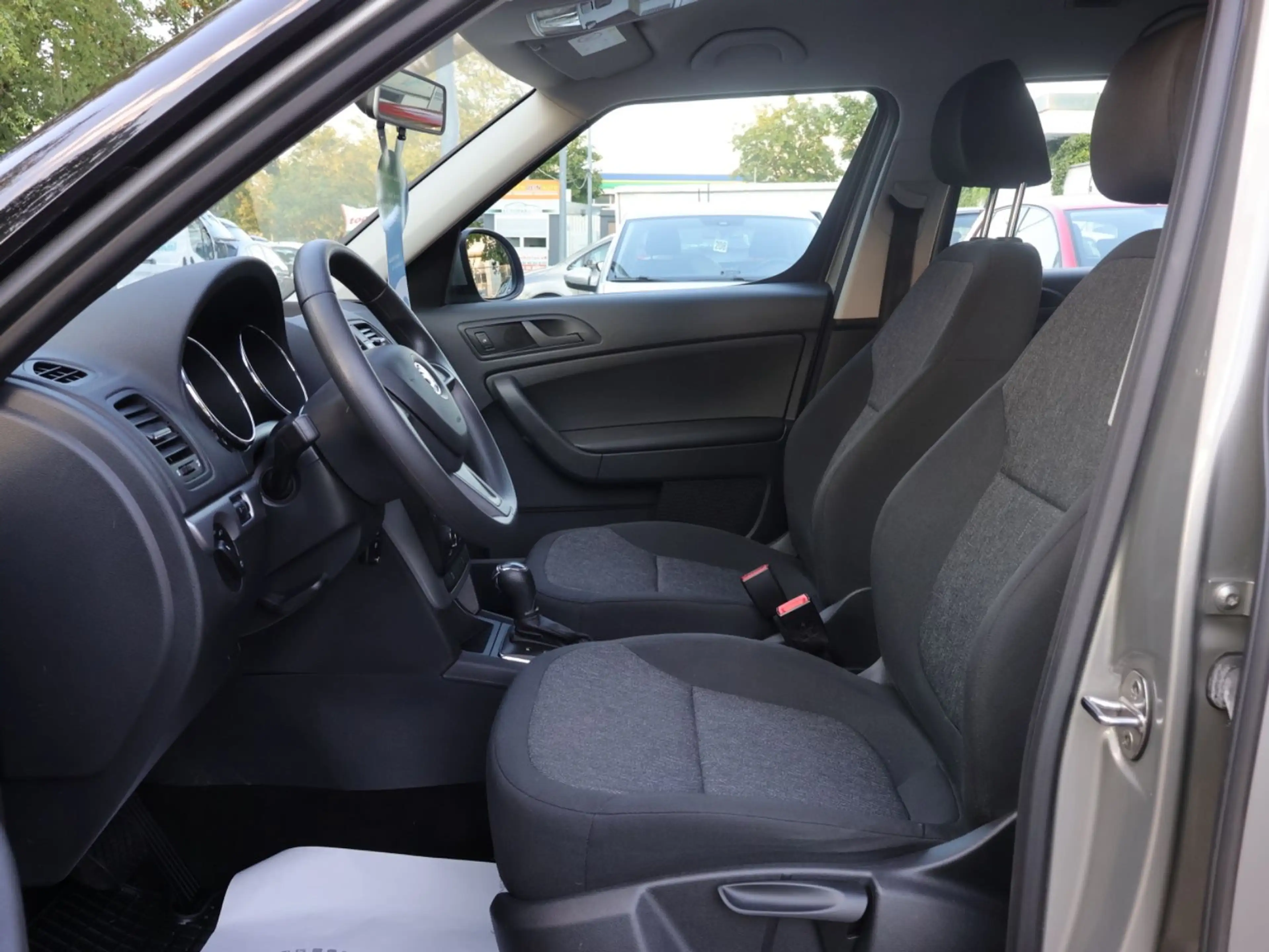 Skoda Yeti 1.4 TSI Active DSG 1.Hand-TÜV 08/27-PDC-SHZ — photo 15