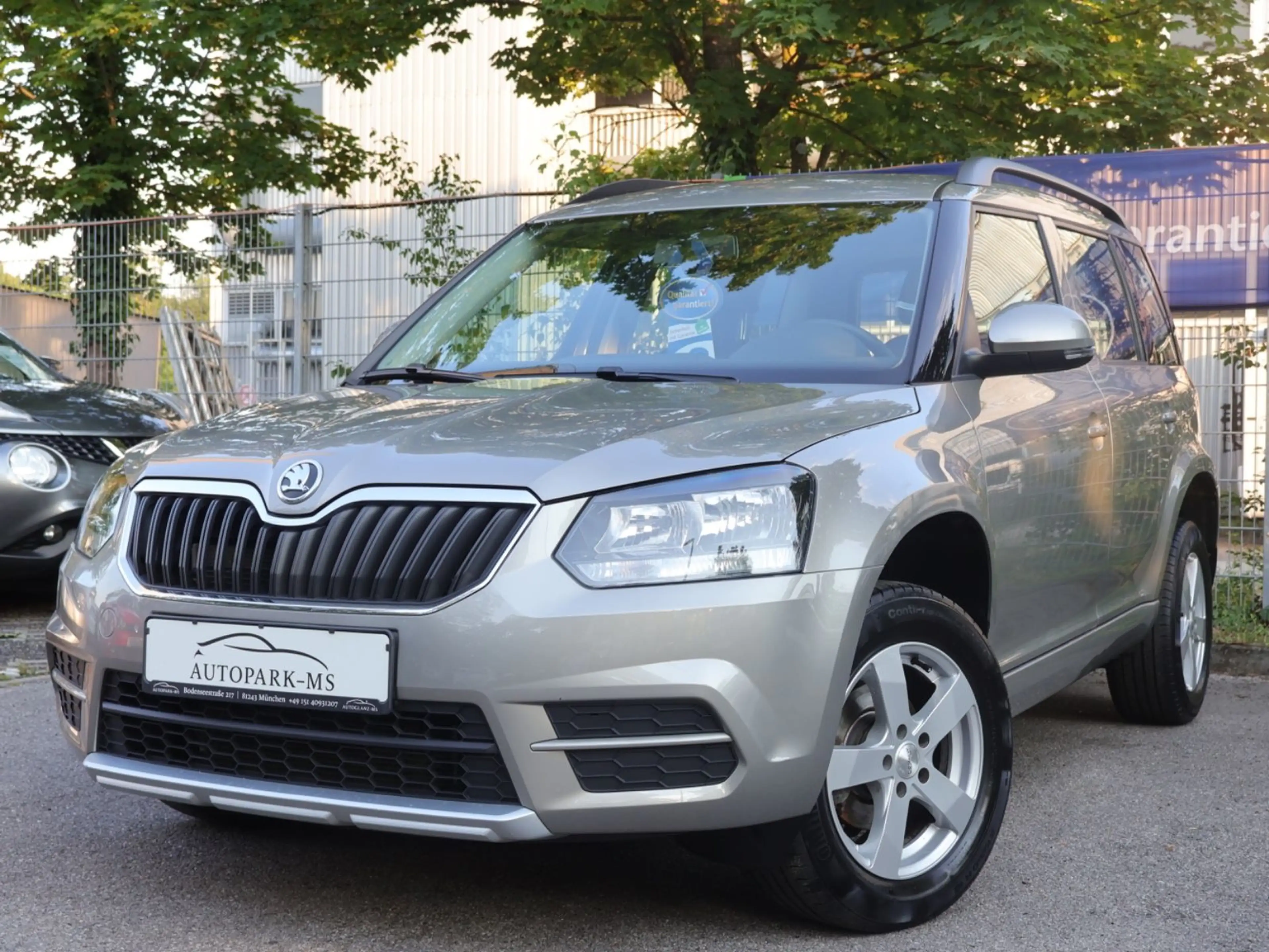 Skoda Yeti 1.4 TSI Active DSG 1.Hand-TÜV 08/27-PDC-SHZ