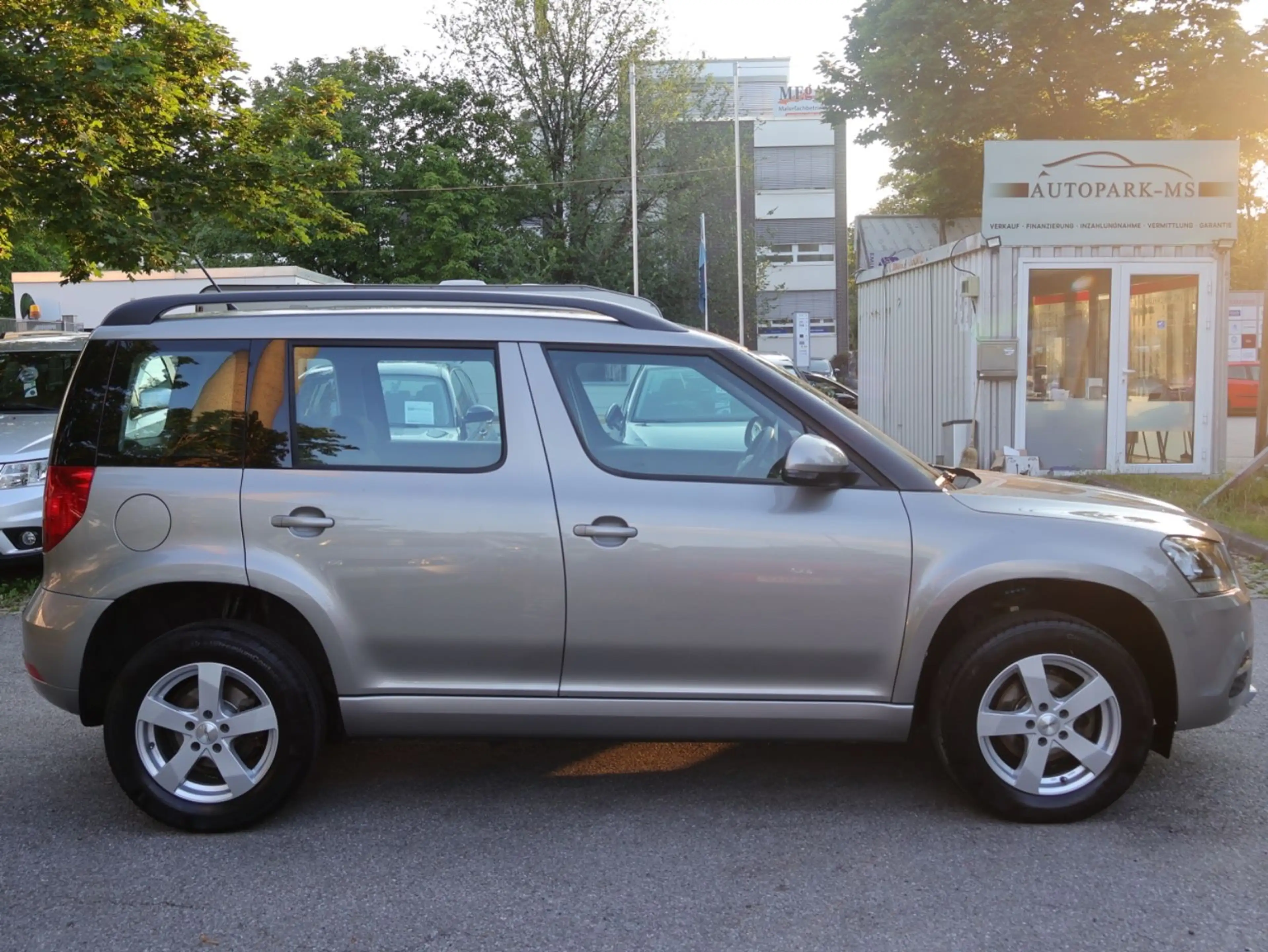 Skoda Yeti 1.4 TSI Active DSG 1.Hand-TÜV 08/27-PDC-SHZ — photo 7