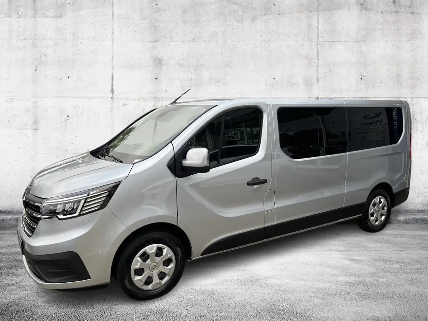 Renault Trafic Combi L2H1 3,0t (8/9 Sitze) Life LED PDC Grau - 2
