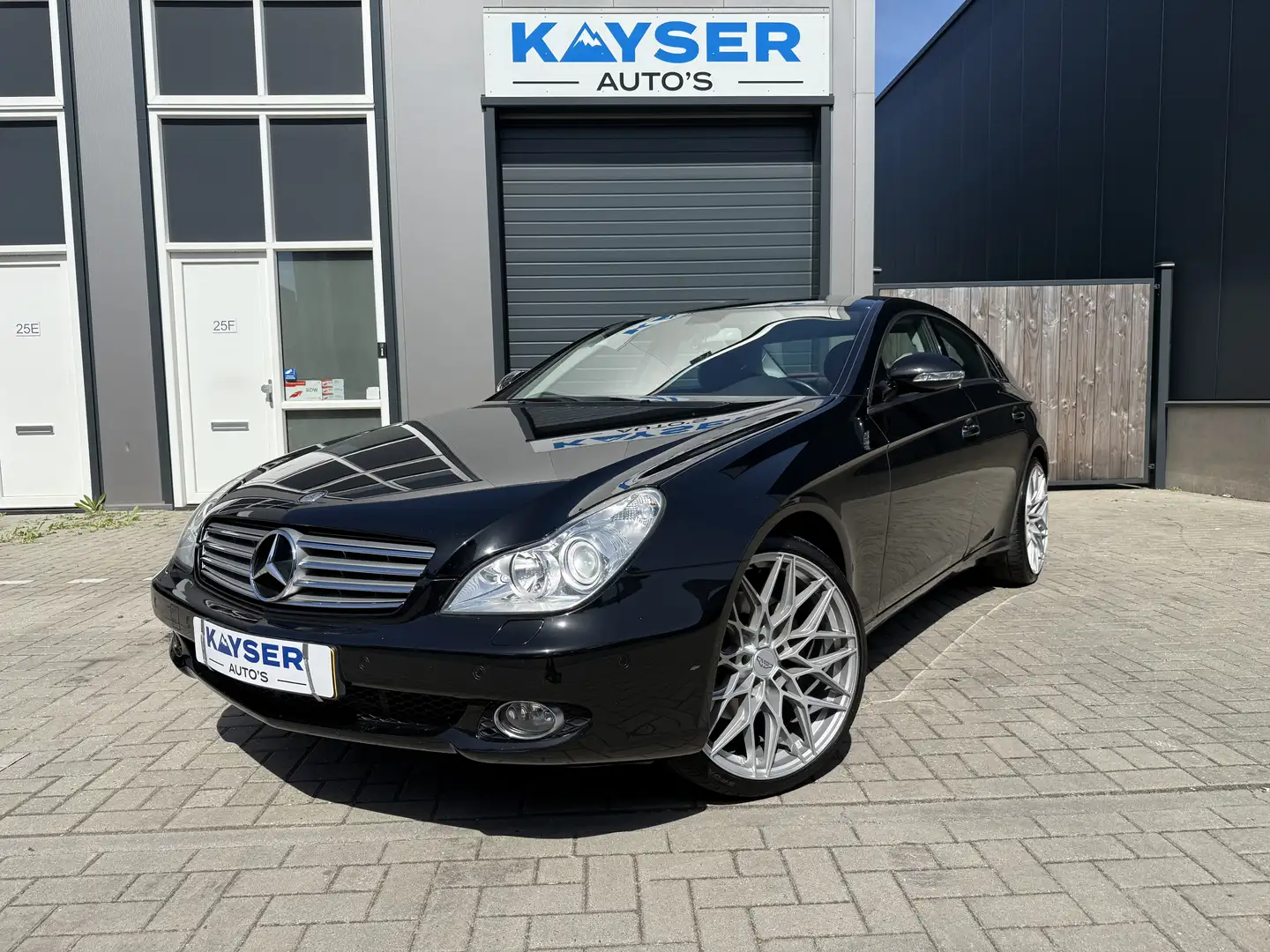 Mercedes-Benz CLS 500 5.0 V8 AUT Luchtvering Xenon Stoelvw Memory Kojak Noir - 1
