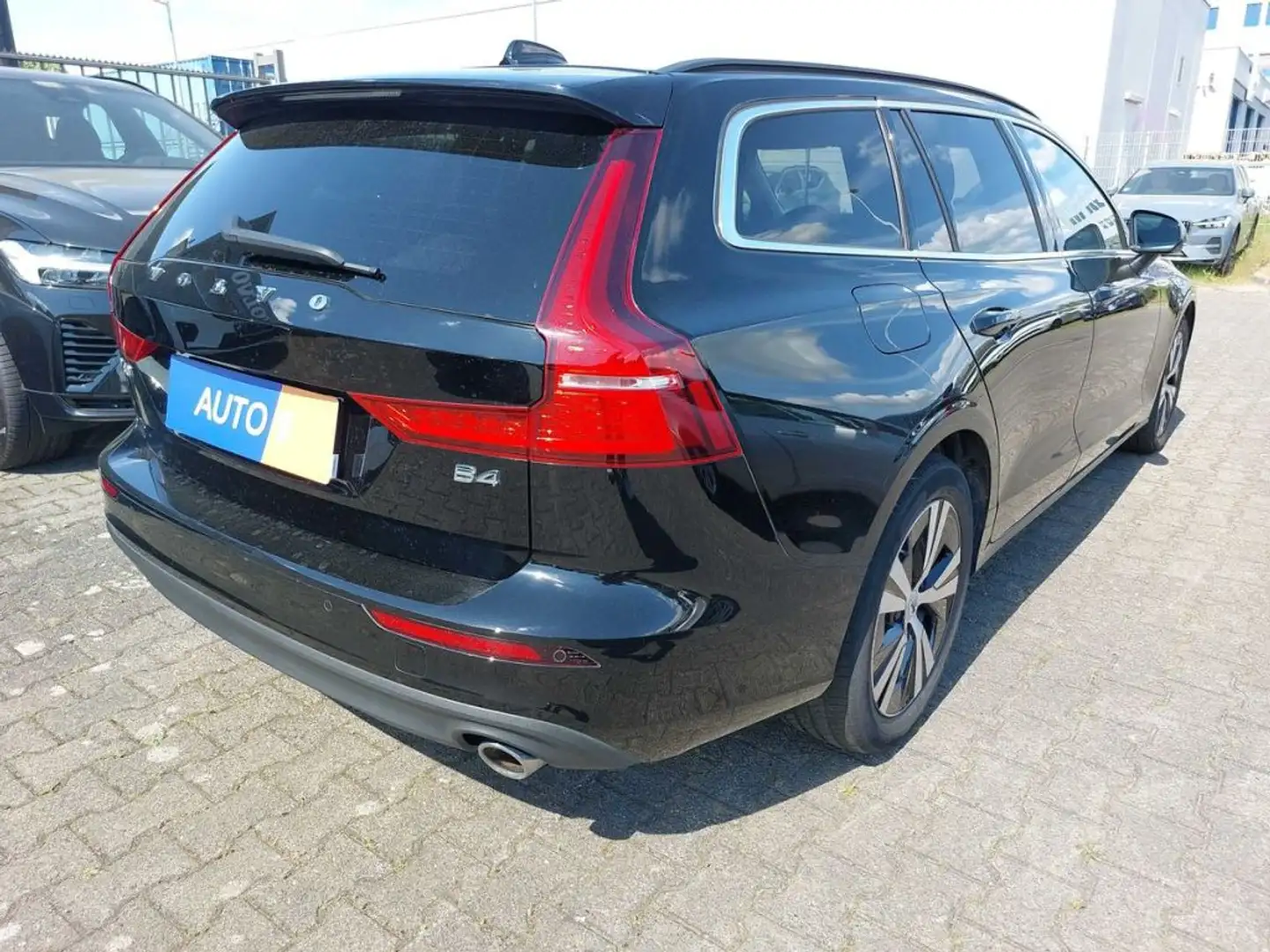 Volvo V60 V60 B4 D Geartronic Momentum|NAVI|SHZG|LED| - 2