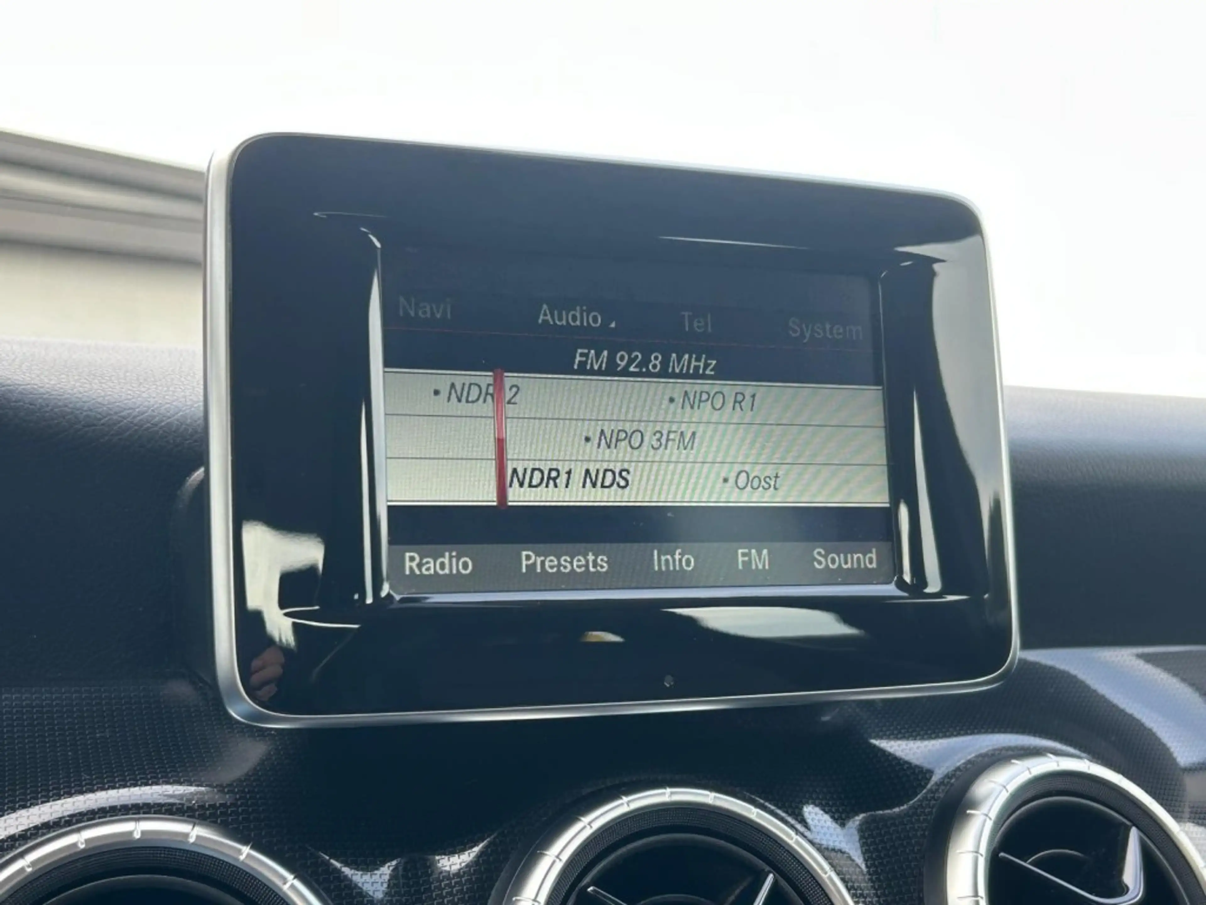 Mercedes-Benz CLA 180 180 BlueEfficiency Lease Ed. Xenon, Cruise, Navi — photo 13