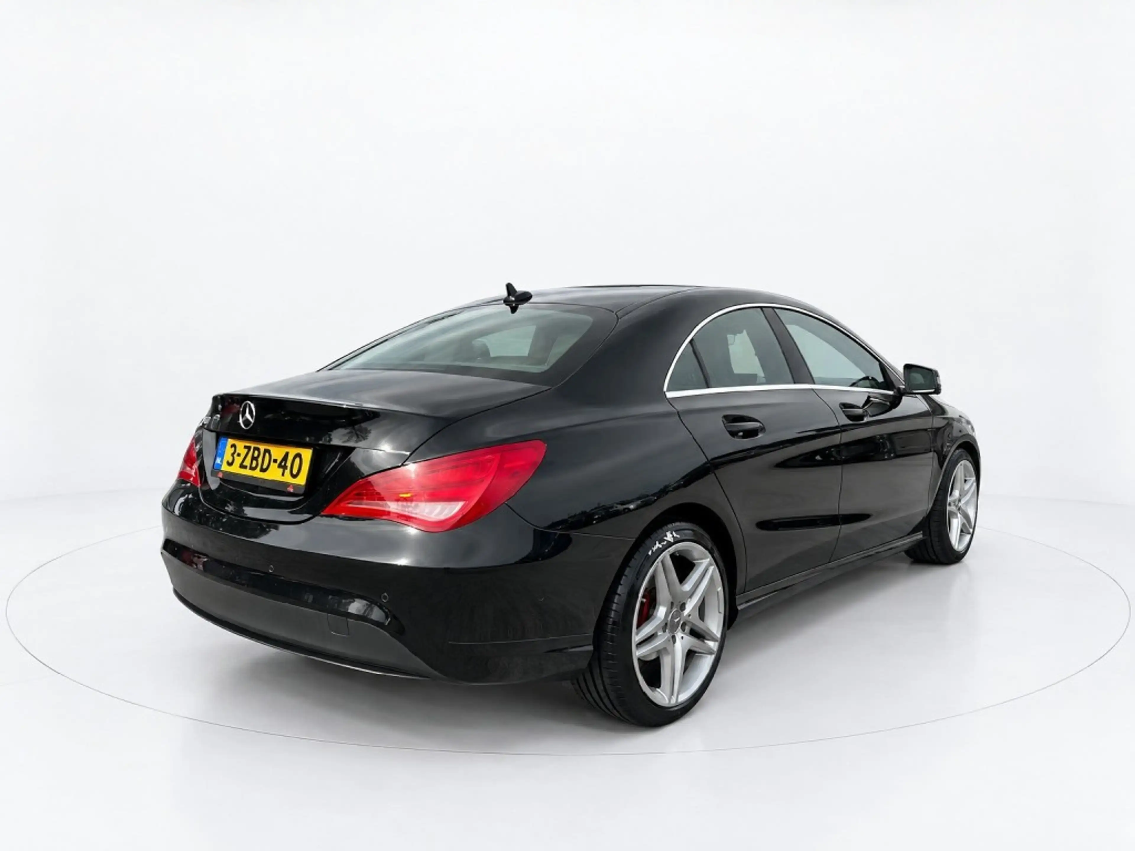 Mercedes-Benz CLA 180 180 BlueEfficiency Lease Ed. Xenon, Cruise, Navi — photo 5