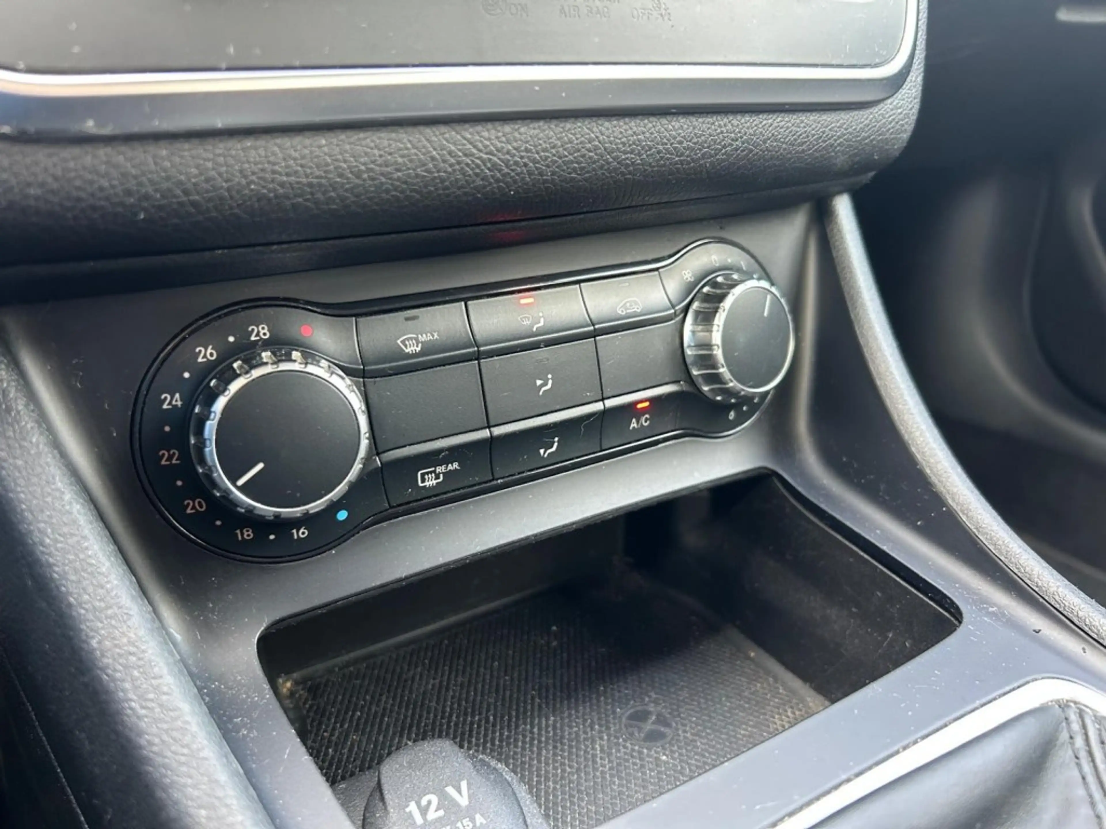 Mercedes-Benz CLA 180 180 BlueEfficiency Lease Ed. Xenon, Cruise, Navi — photo 21