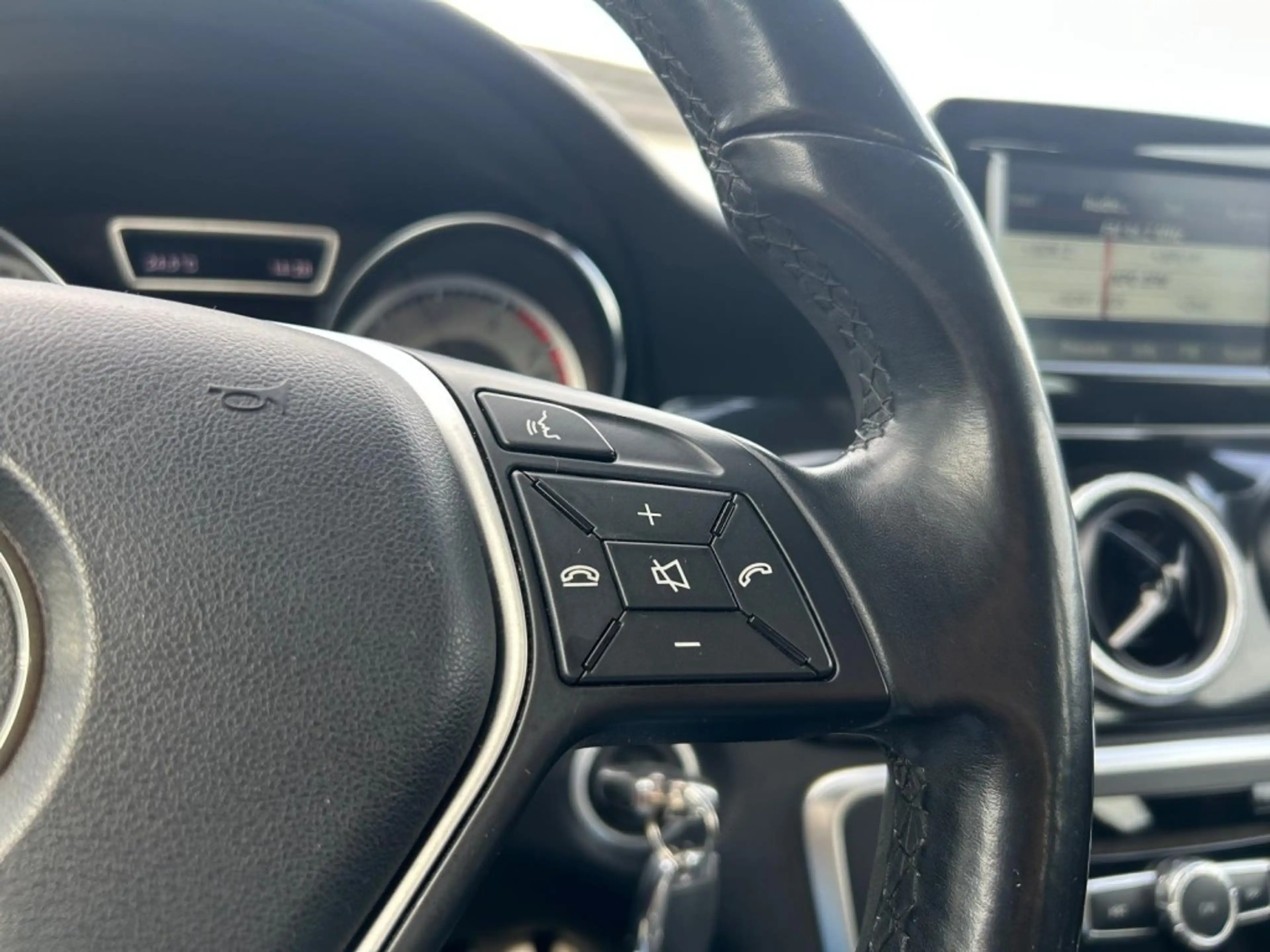 Mercedes-Benz CLA 180 180 BlueEfficiency Lease Ed. Xenon, Cruise, Navi — photo 19