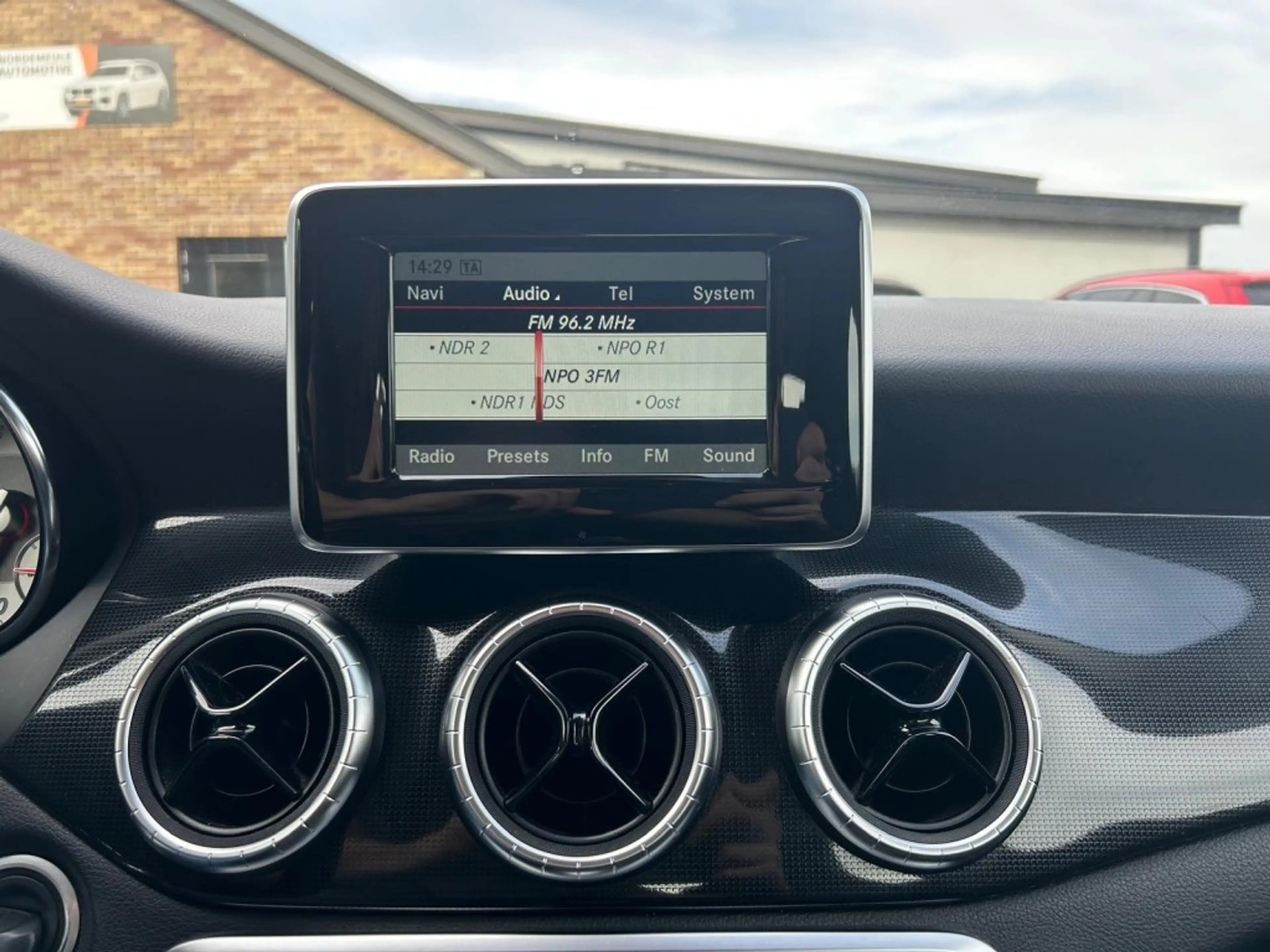 Mercedes-Benz CLA 180 180 BlueEfficiency Lease Ed. Xenon, Cruise, Navi — photo 12