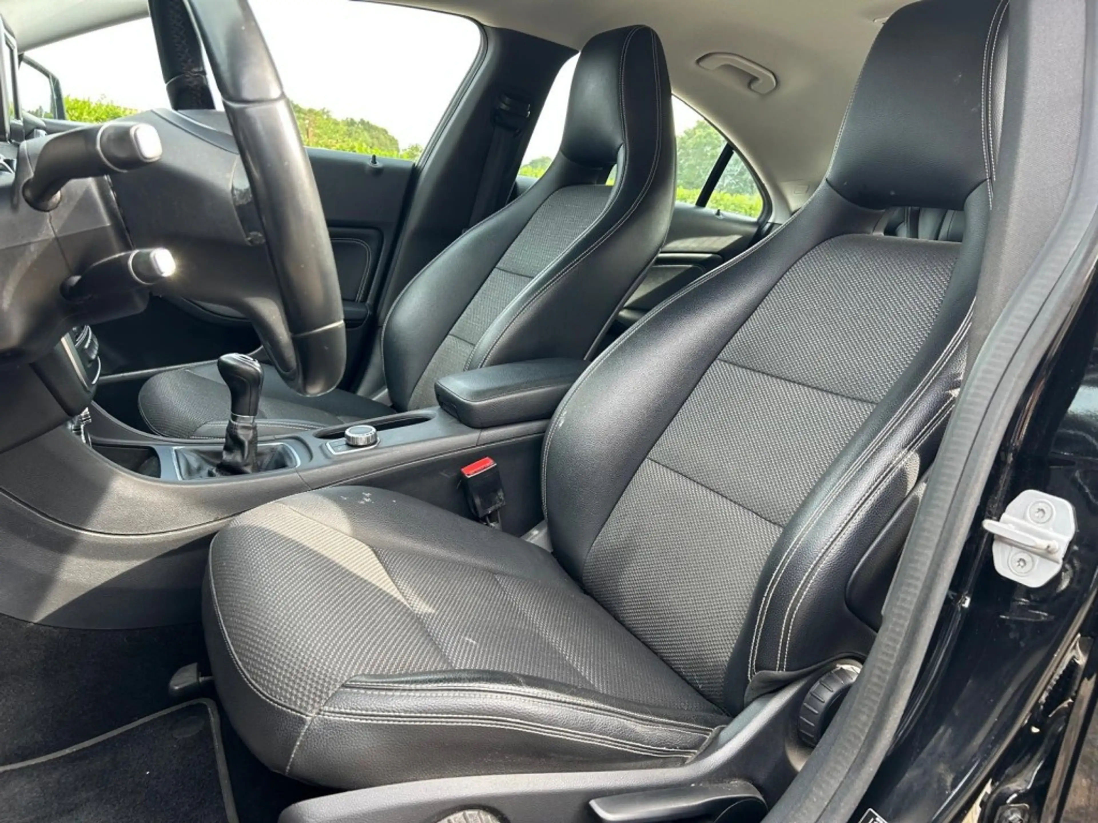Mercedes-Benz CLA 180 180 BlueEfficiency Lease Ed. Xenon, Cruise, Navi — photo 11