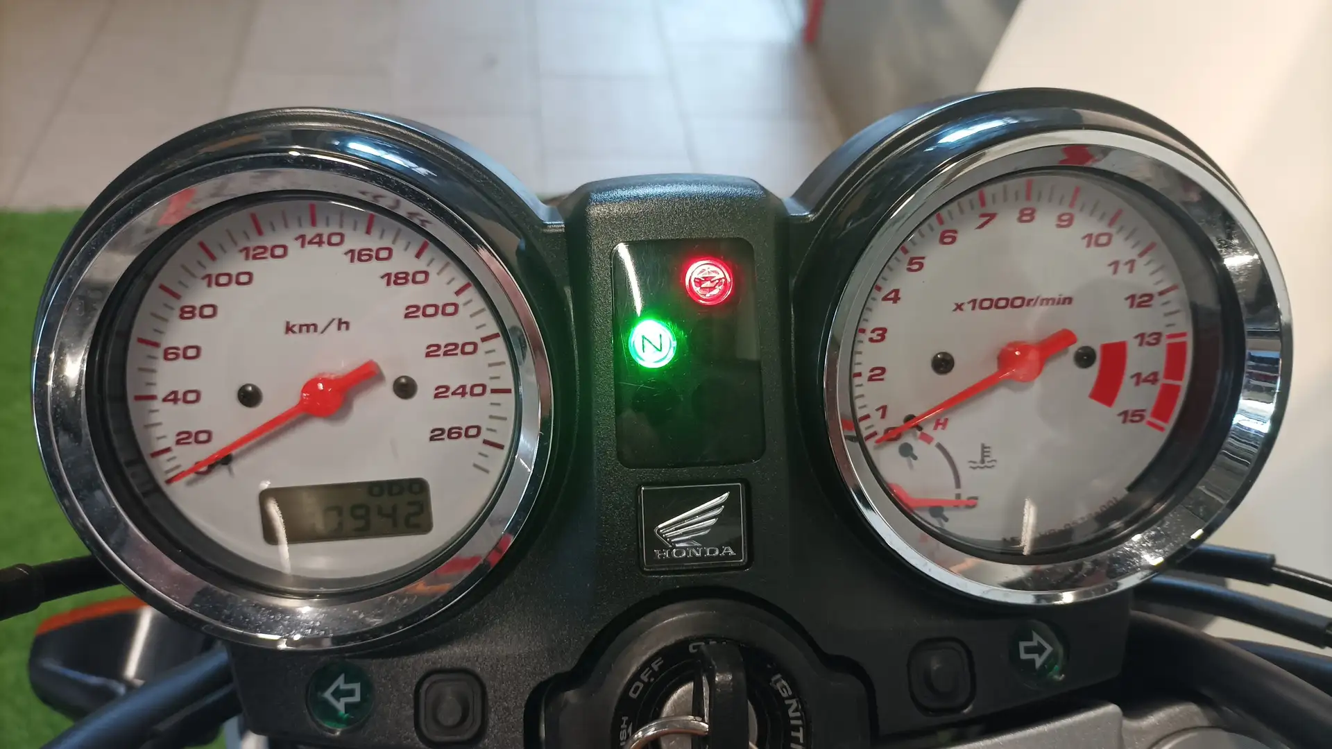 Honda Hornet 600 Bianco - 2