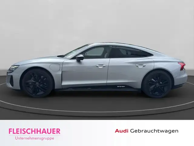 Audi E-Tron view 3