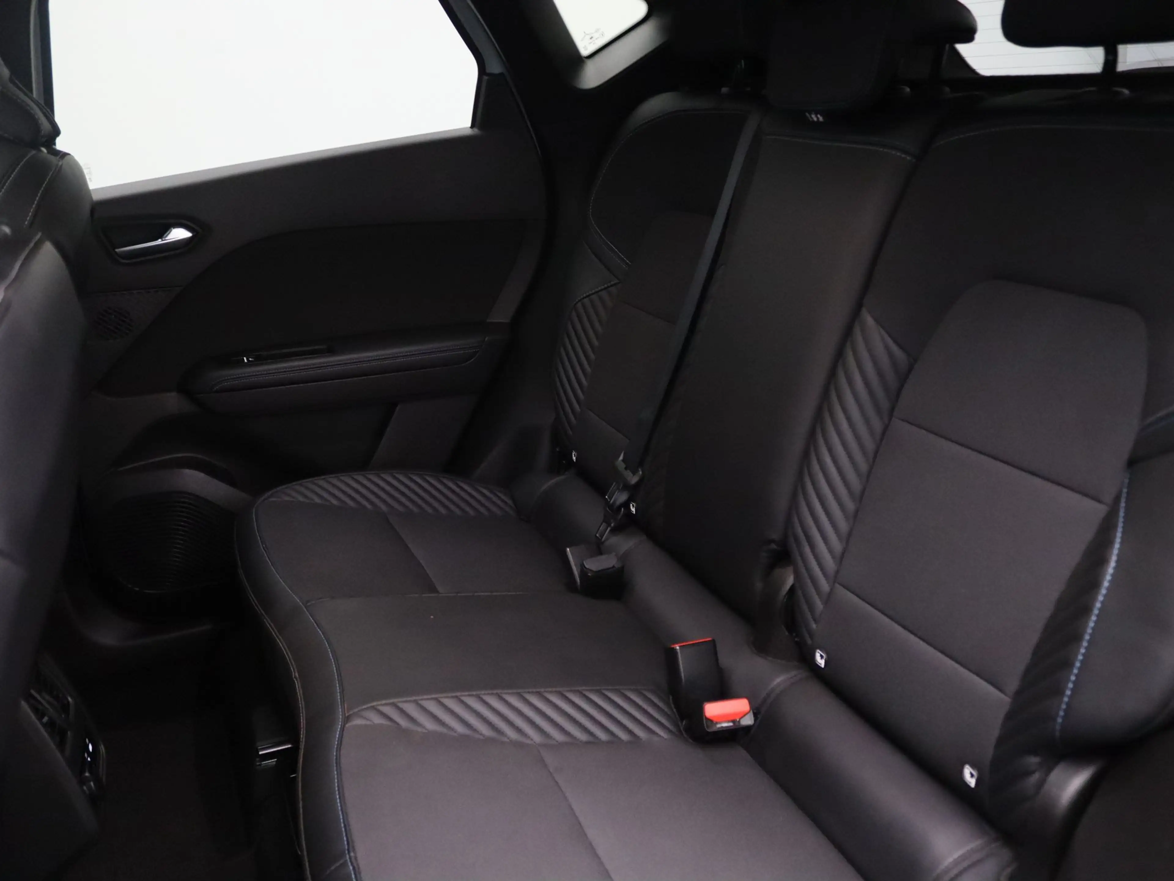 Renault Captur 145pk E-Tech full hybrid esprit Alpine Apple Carpl — photo 32