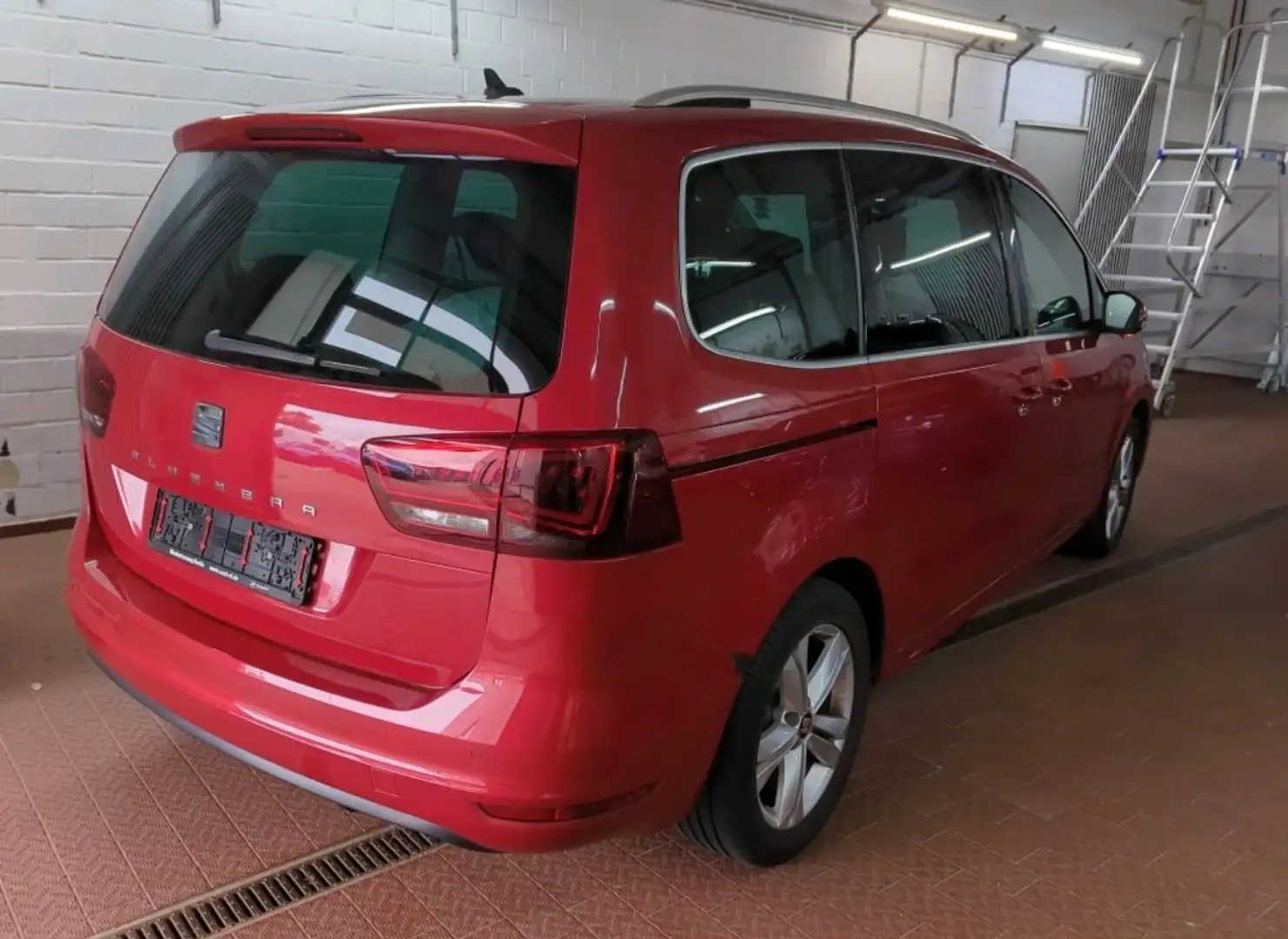 SEAT Alhambra Xcellence 2.0 TDI*7Sitz*Pano*E-Tür*StdH Rot - 2