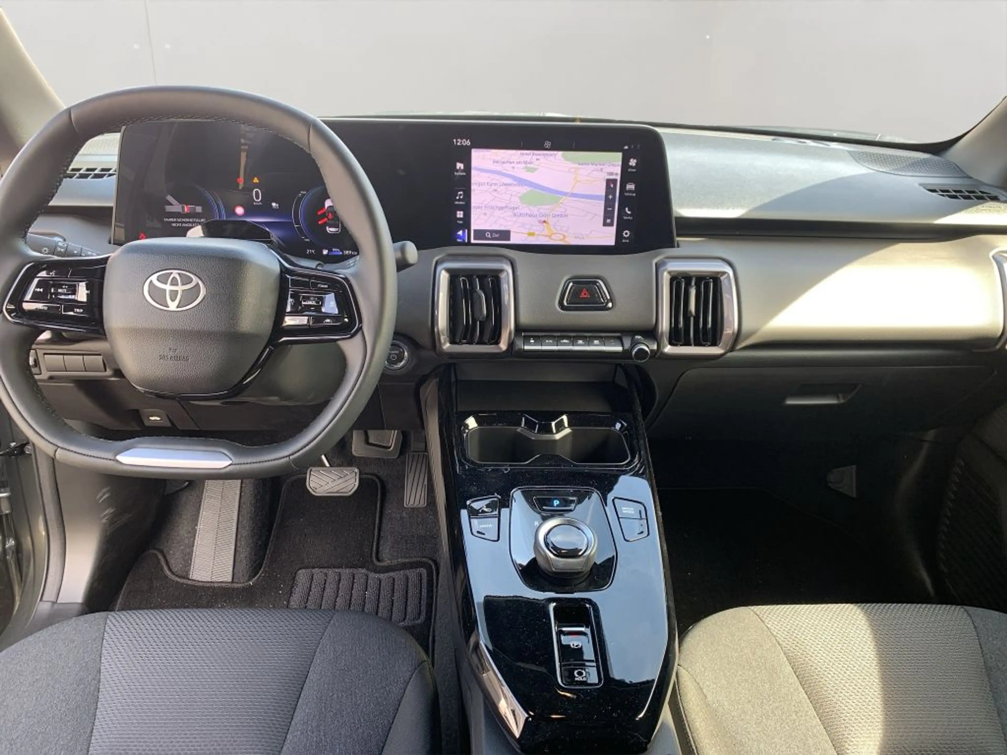 Toyota Urban Cruiser 61kWh Teamplayer* — photo 13