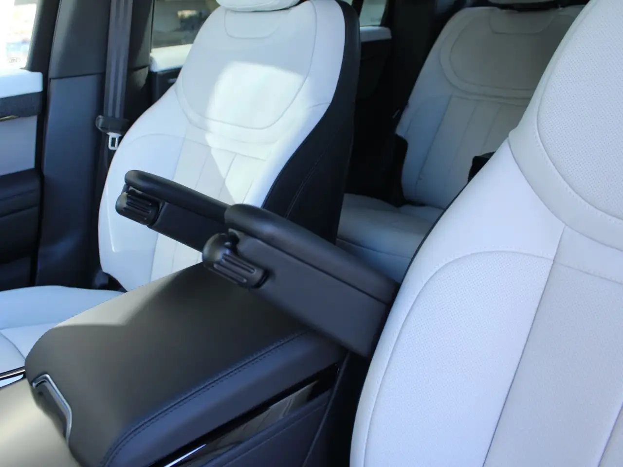Land Rover Range Rover Sport снимка Land Rover Range Rover Sport
