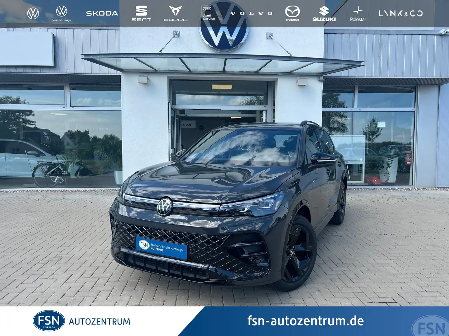Volkswagen Tiguan R-Line 1,5 l TSI  7-Gang-DSG Silber - 1