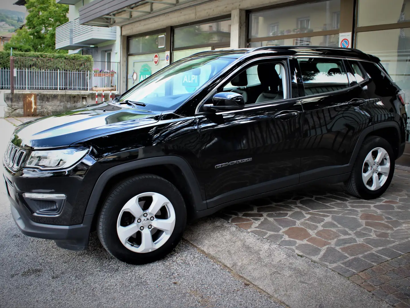 Jeep Compass Compass 2.0 Multijet II aut. 4WD Longitude Schwarz - 2