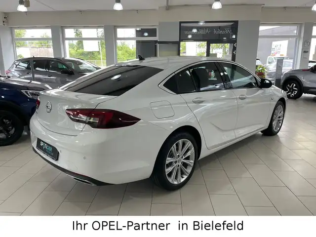 Opel Insignia view 4