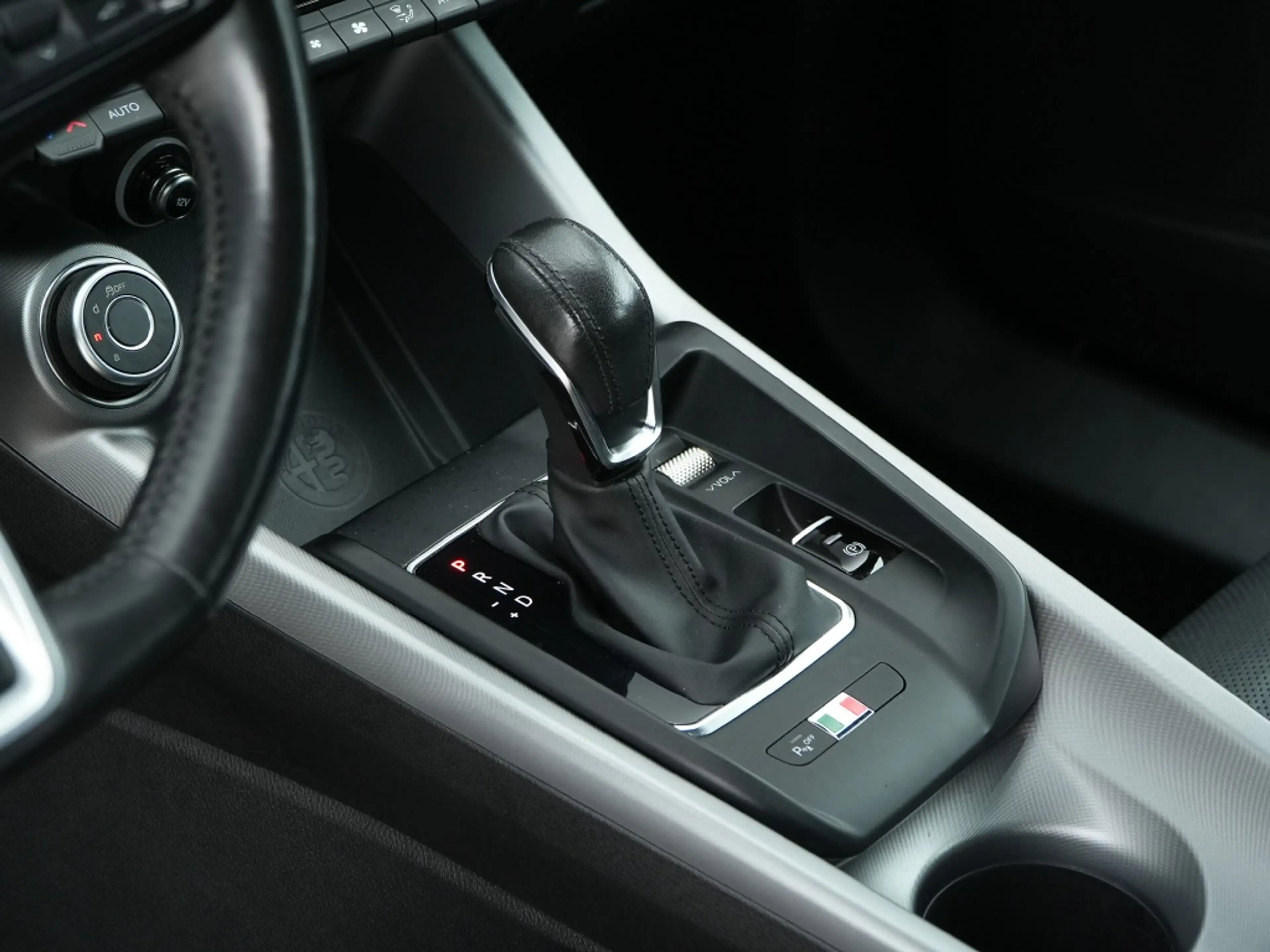 Alfa Romeo Tonale 1.5 MHEV 160 PK Hybrid TI | Leder | Harman | Navi — photo 11