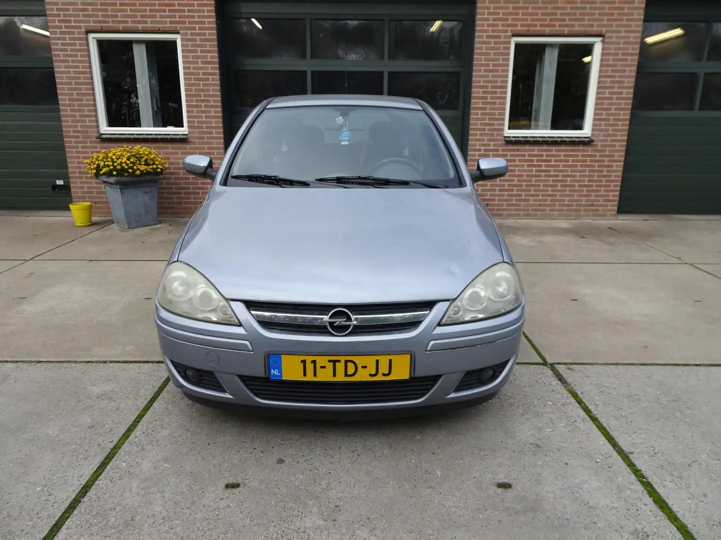 Opel Corsa 1.2-16V Silverline Grijs - 2