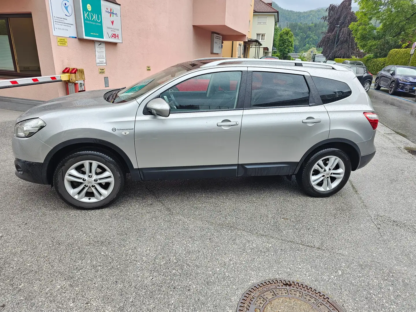 Nissan Qashqai+2 Acenta Panoramadach 7-Sitze Grau - 2