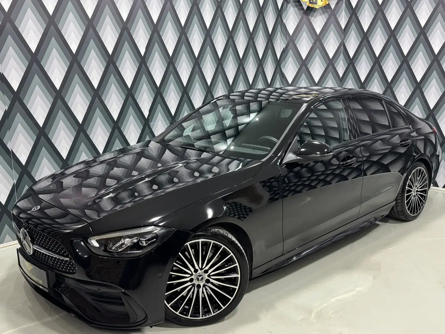 Mercedes-Benz C 200 4Matic Aut. // AMG LINE // 1.BESITZ // Schwarz - 2