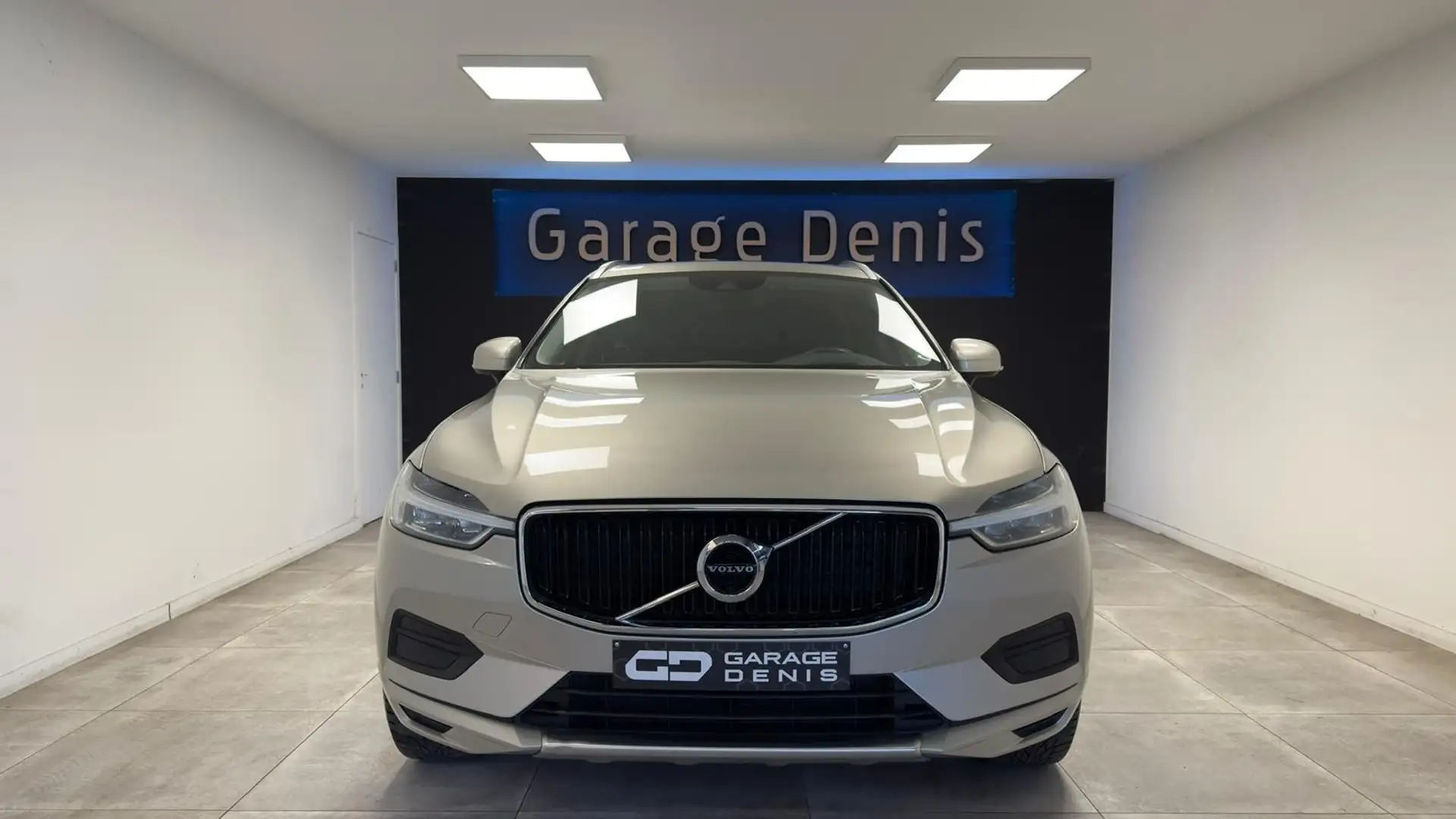 Volvo XC60 2.0 B4 AWD Geartronic *BOITE-AUTO*TOIT-PANO*LED* Beige - 2