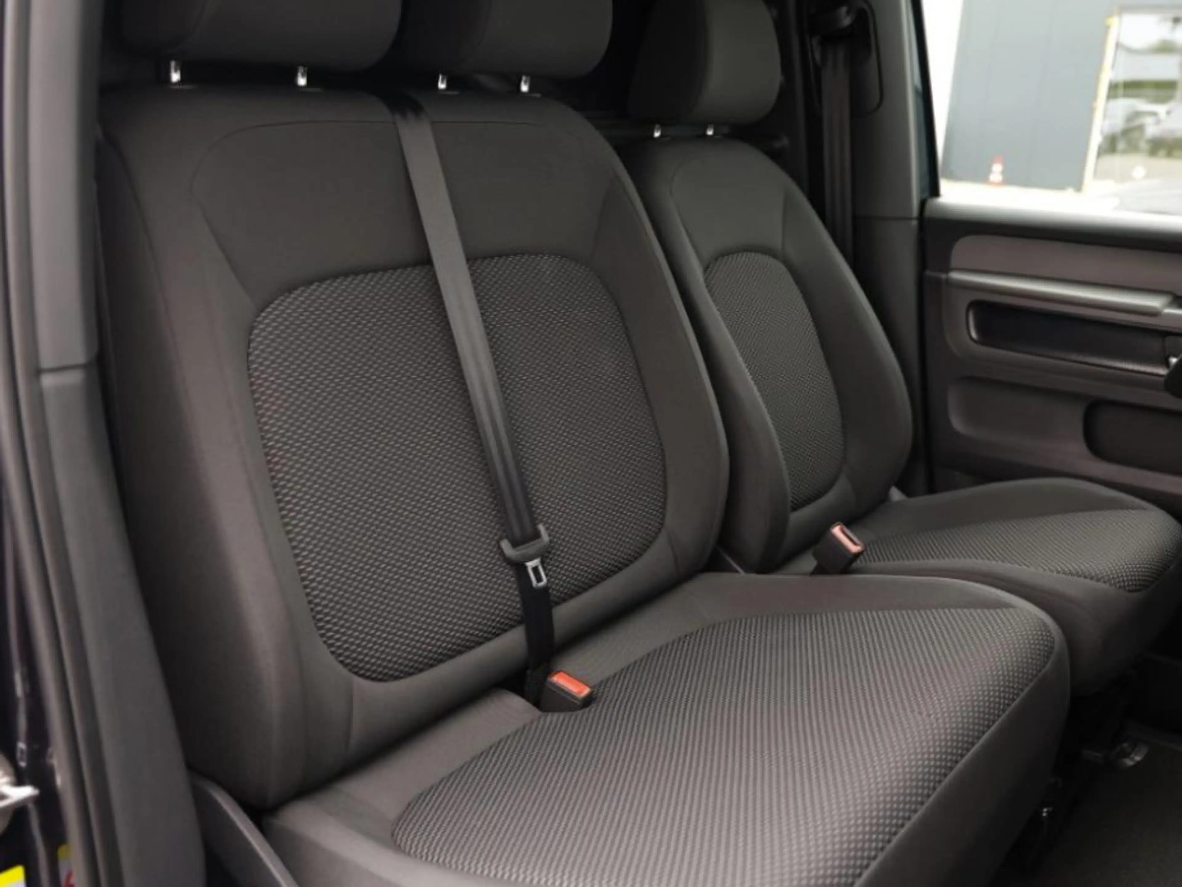 Volkswagen ID. Buzz Cargo Bulli Limited Edition 79 kWh 286PK | December rijd — photo 7