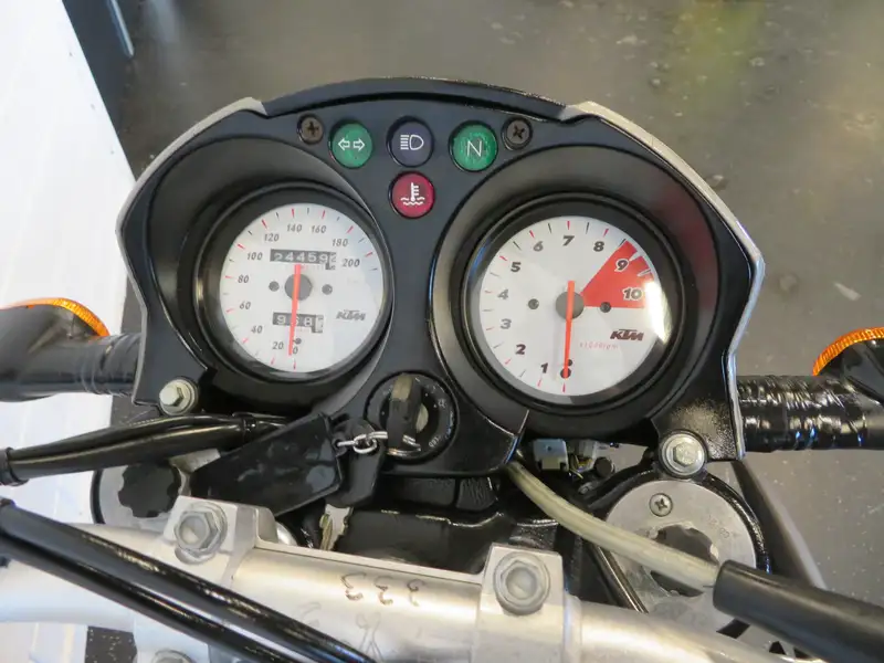 KTM 640 Duke - foto 6