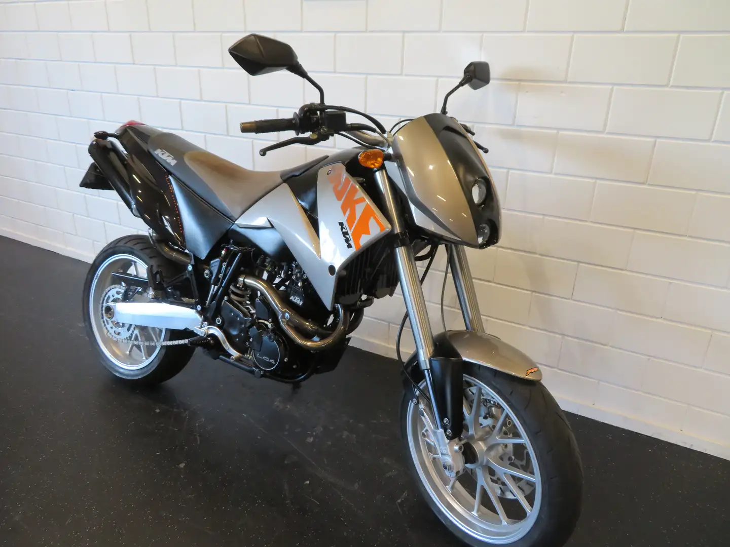 KTM 640 Duke II SUPERGAAF! Zwart - 2