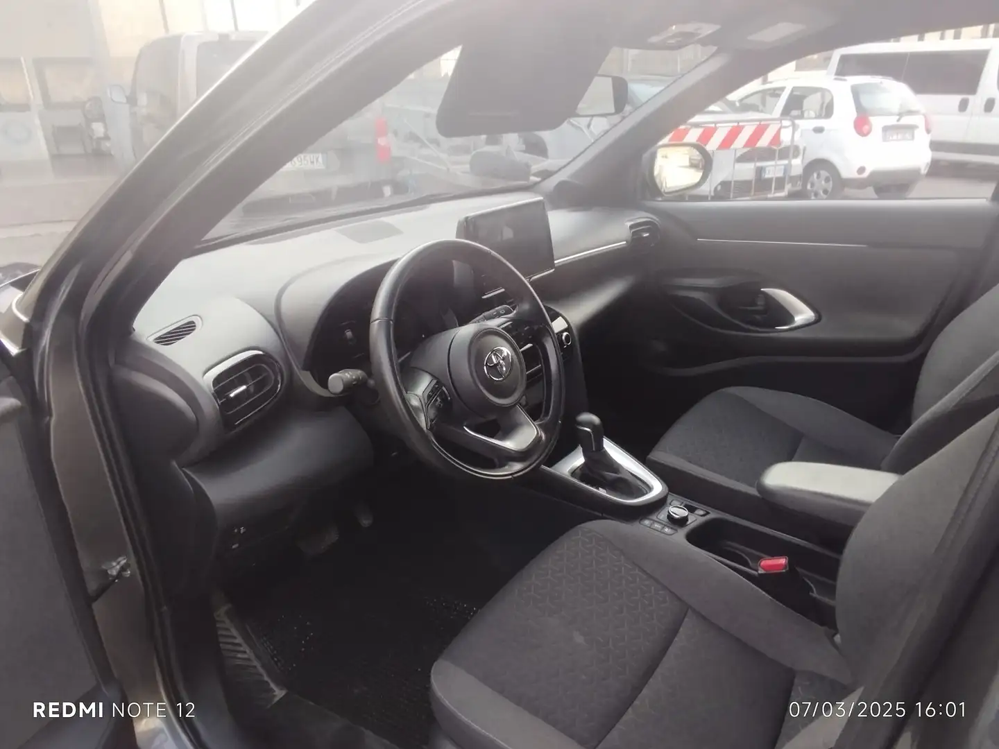 Toyota Yaris Cross Full-Hybrid AWD Trend 4X4 - 2