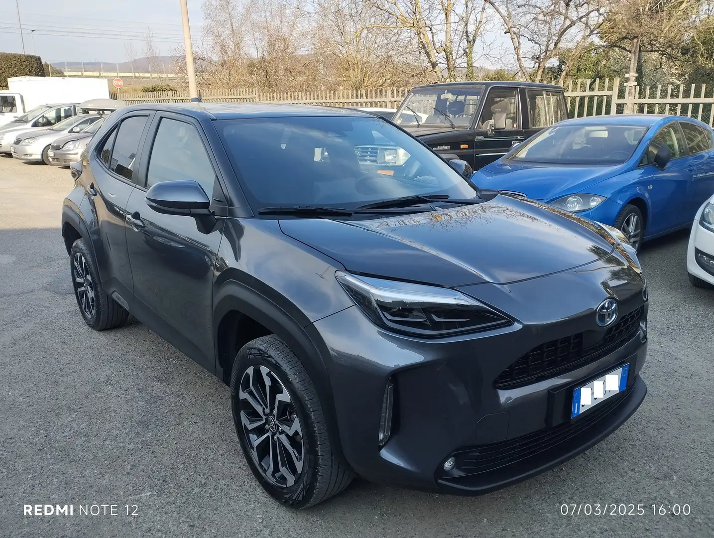 Toyota Yaris Cross Full-Hybrid AWD Trend 4X4 - 1