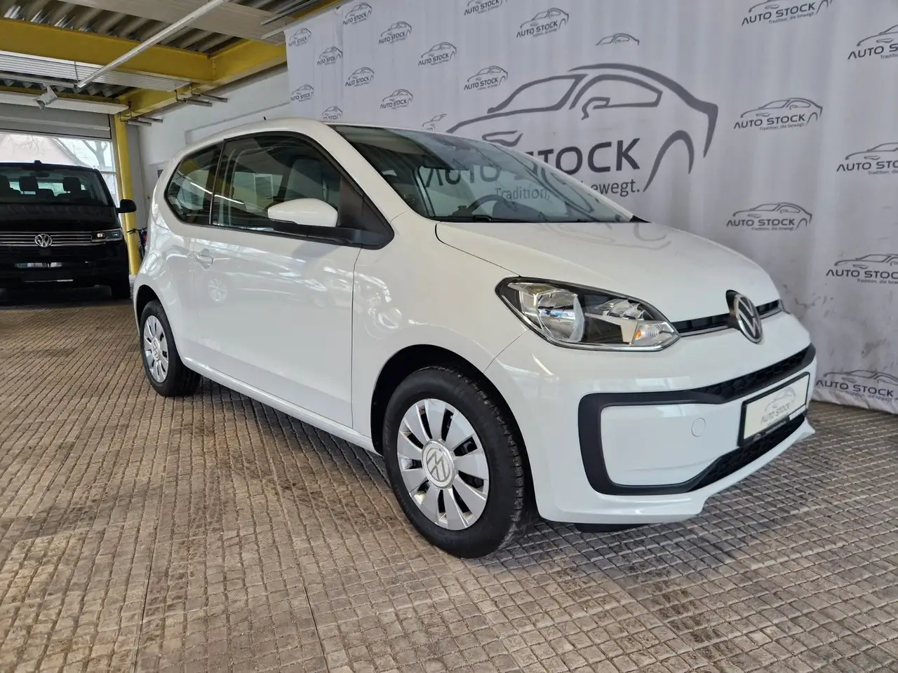 Volkswagen up! 1.0 move up! Klima BC Bluetooth — миниатюра 1