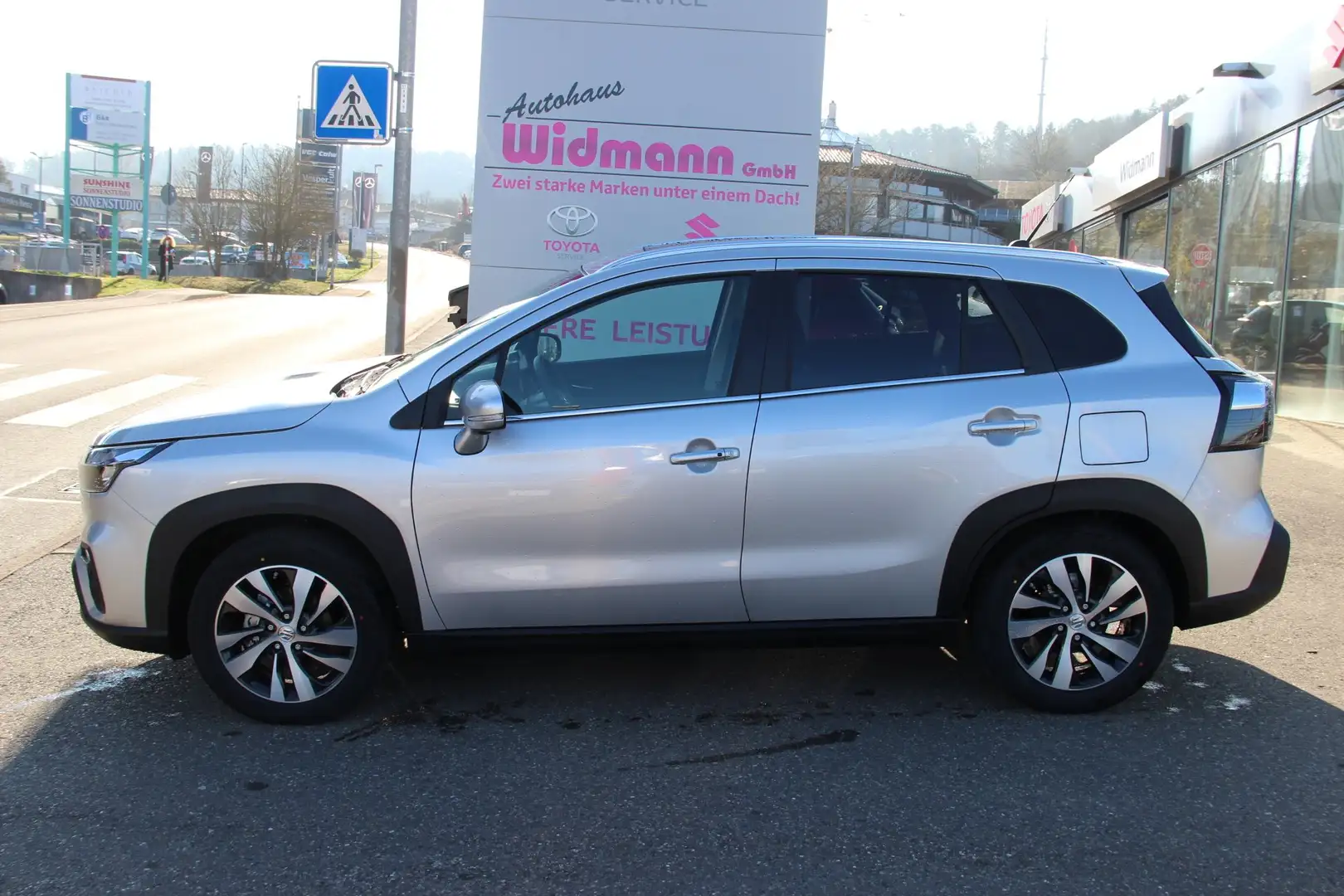 Suzuki S-Cross 1.4 Hybrid Allgrip Comfort+ Navi Panoramadach Silber - 2