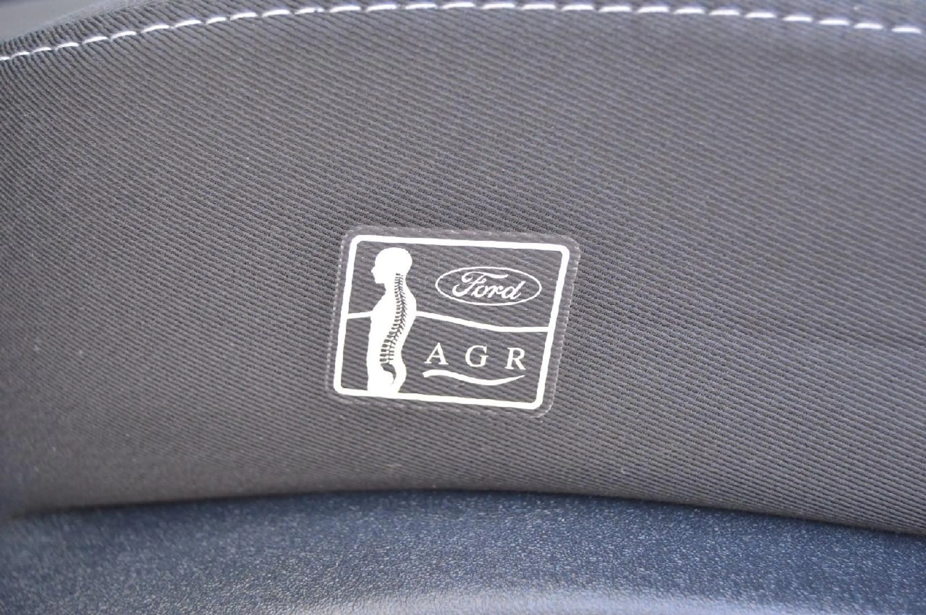 Ford S-Max Titanium — photo 13