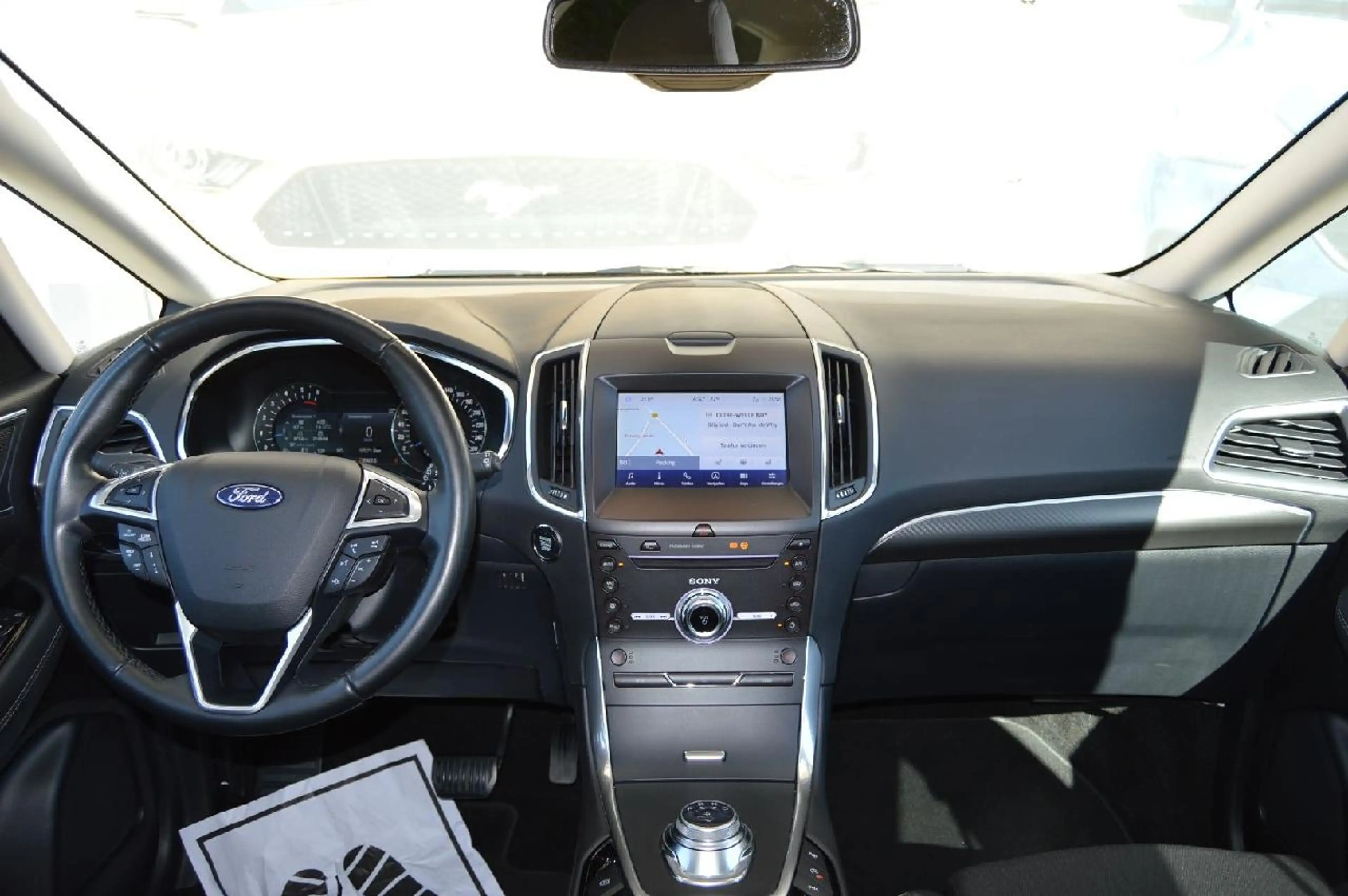 Ford S-Max Titanium — photo 6