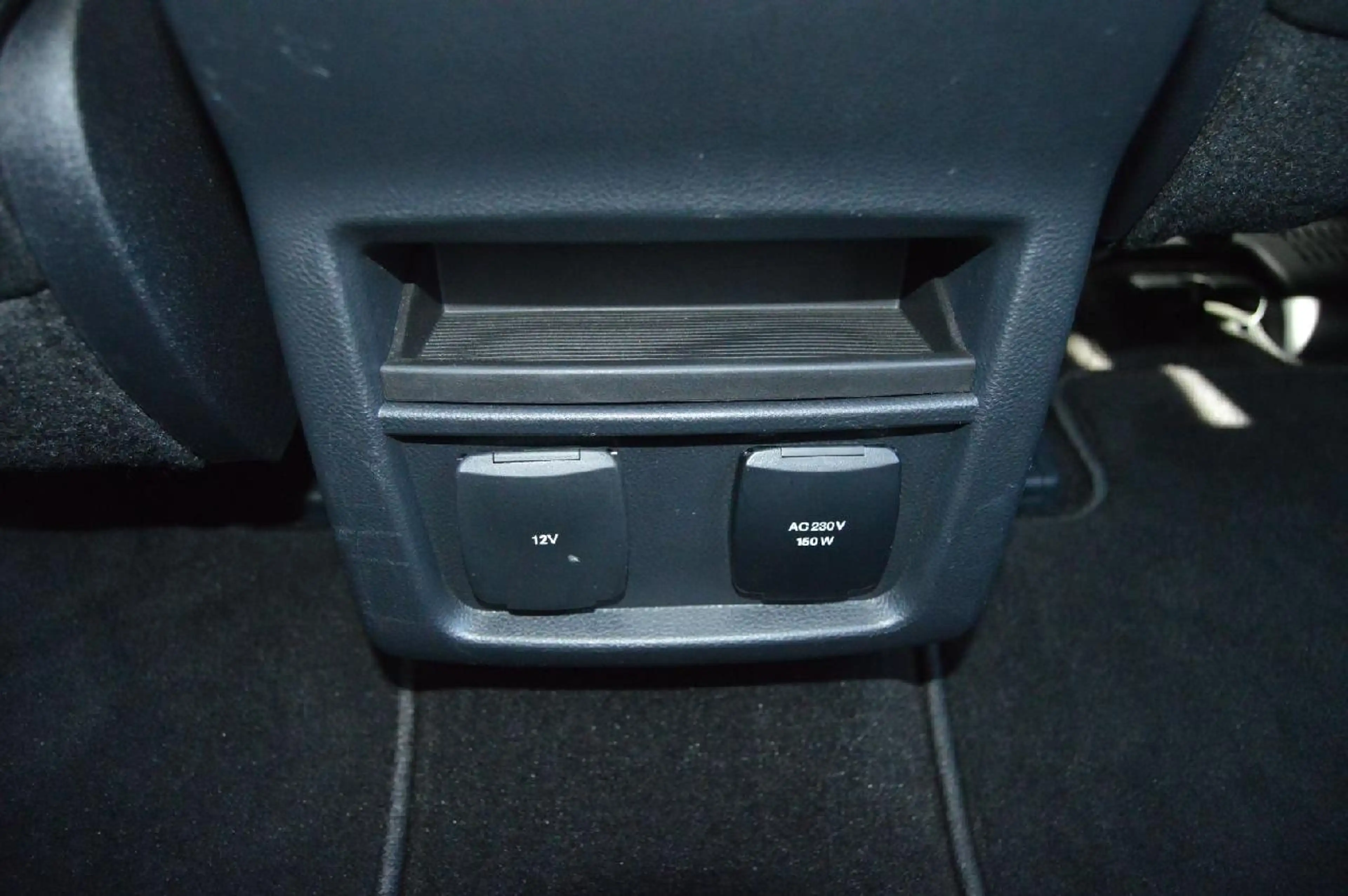 Ford S-Max Titanium — photo 12