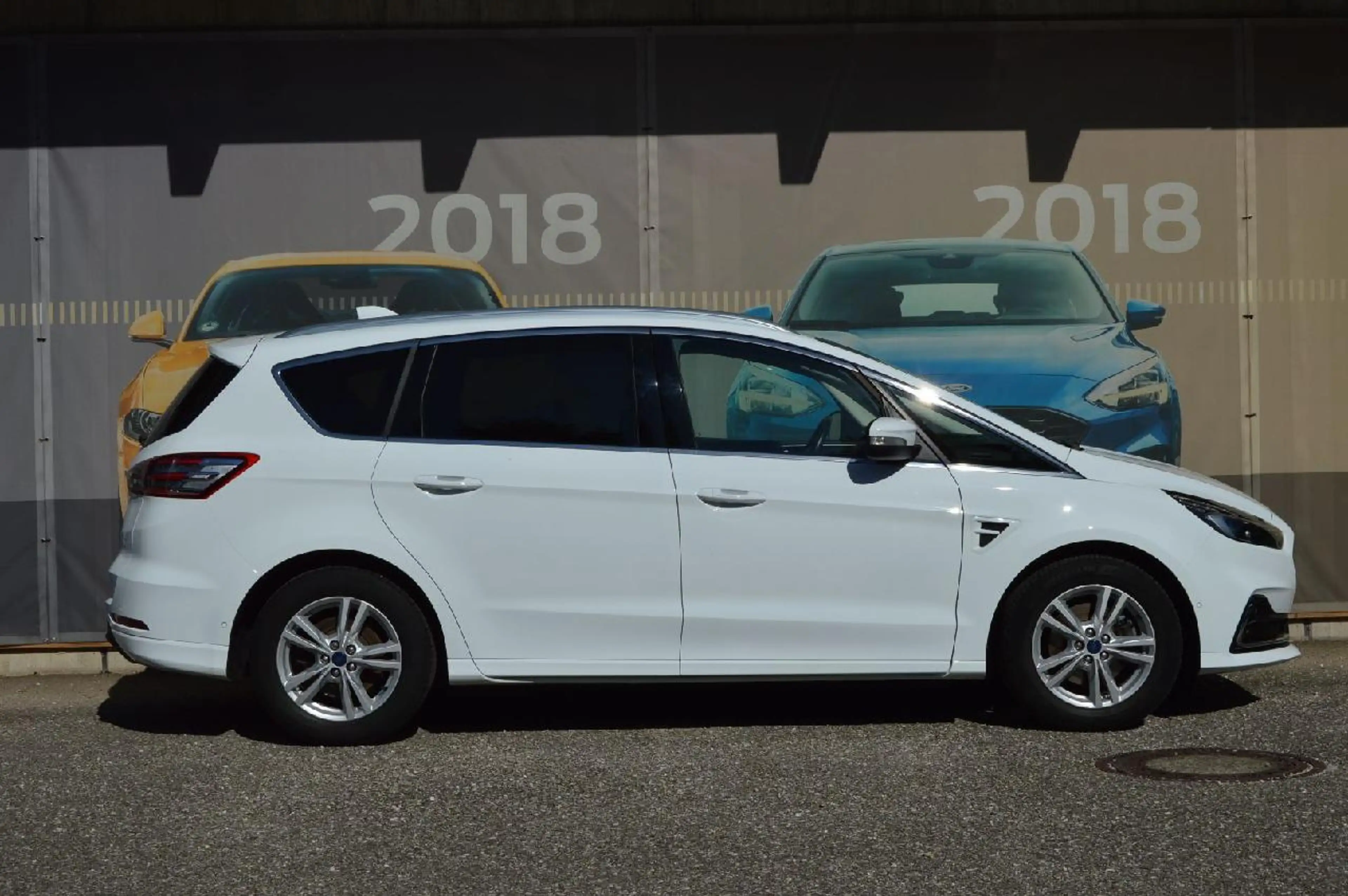 Ford S-Max Titanium — photo 3