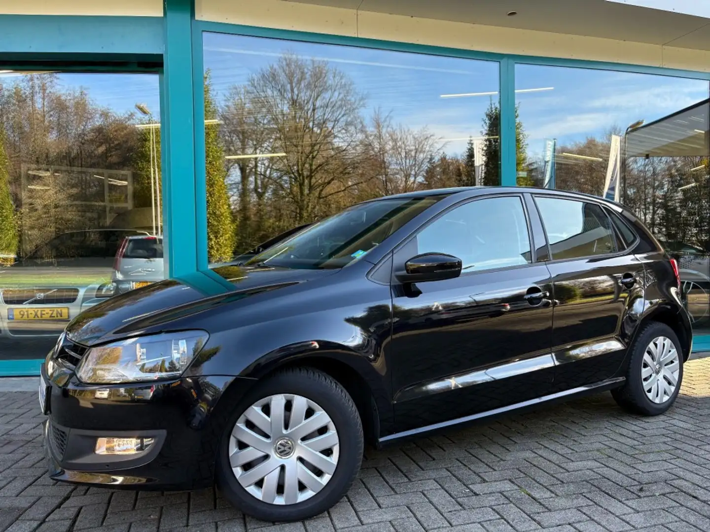 Volkswagen Polo 1.4- 16V COMFORTLINE Airco, Cruise, TrHaak, NAP Noir - 1