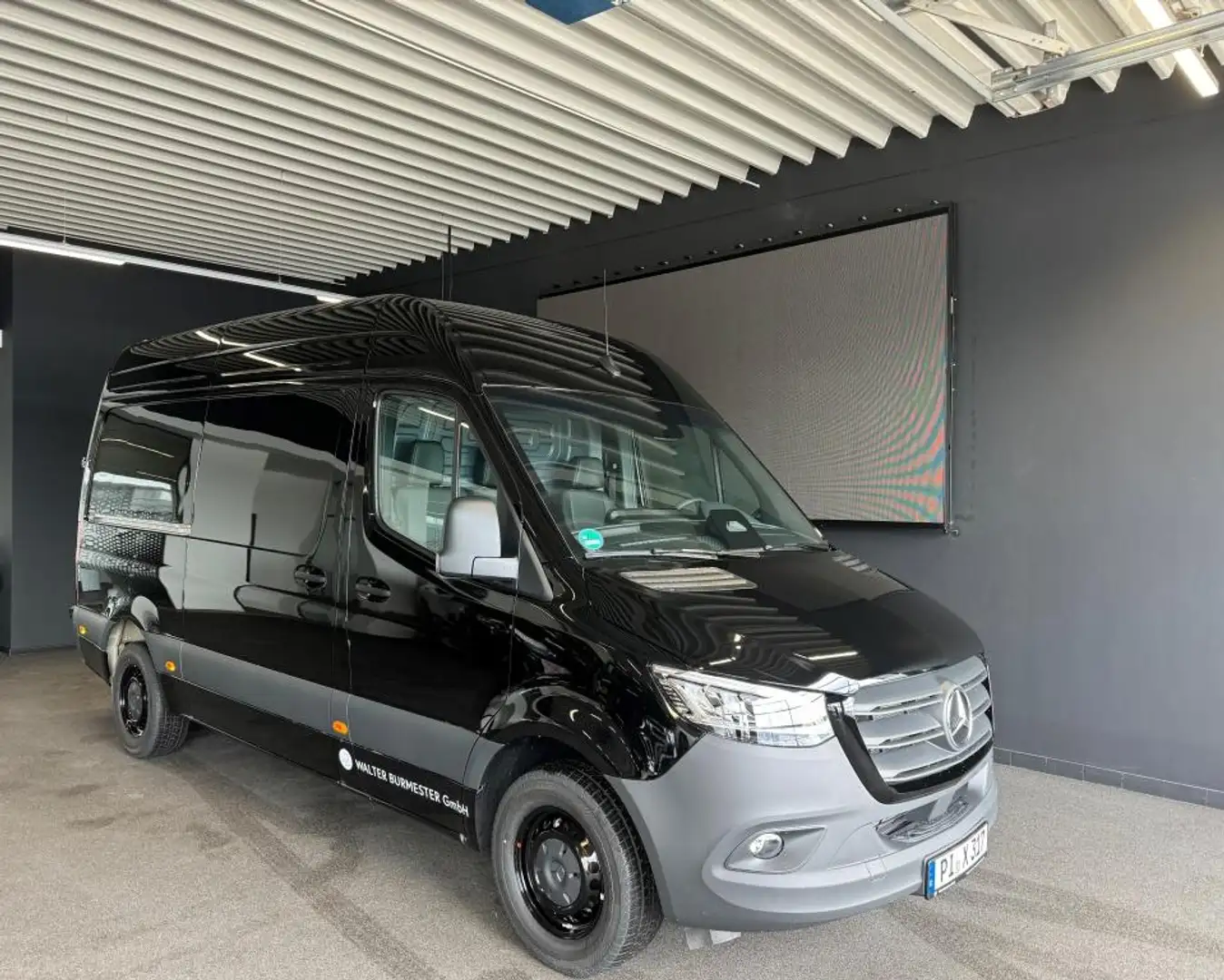 Mercedes-Benz Sprinter 315 CDI PRO +MBUX+KAMERA+StHz+NAVI+AHK Schwarz - 1