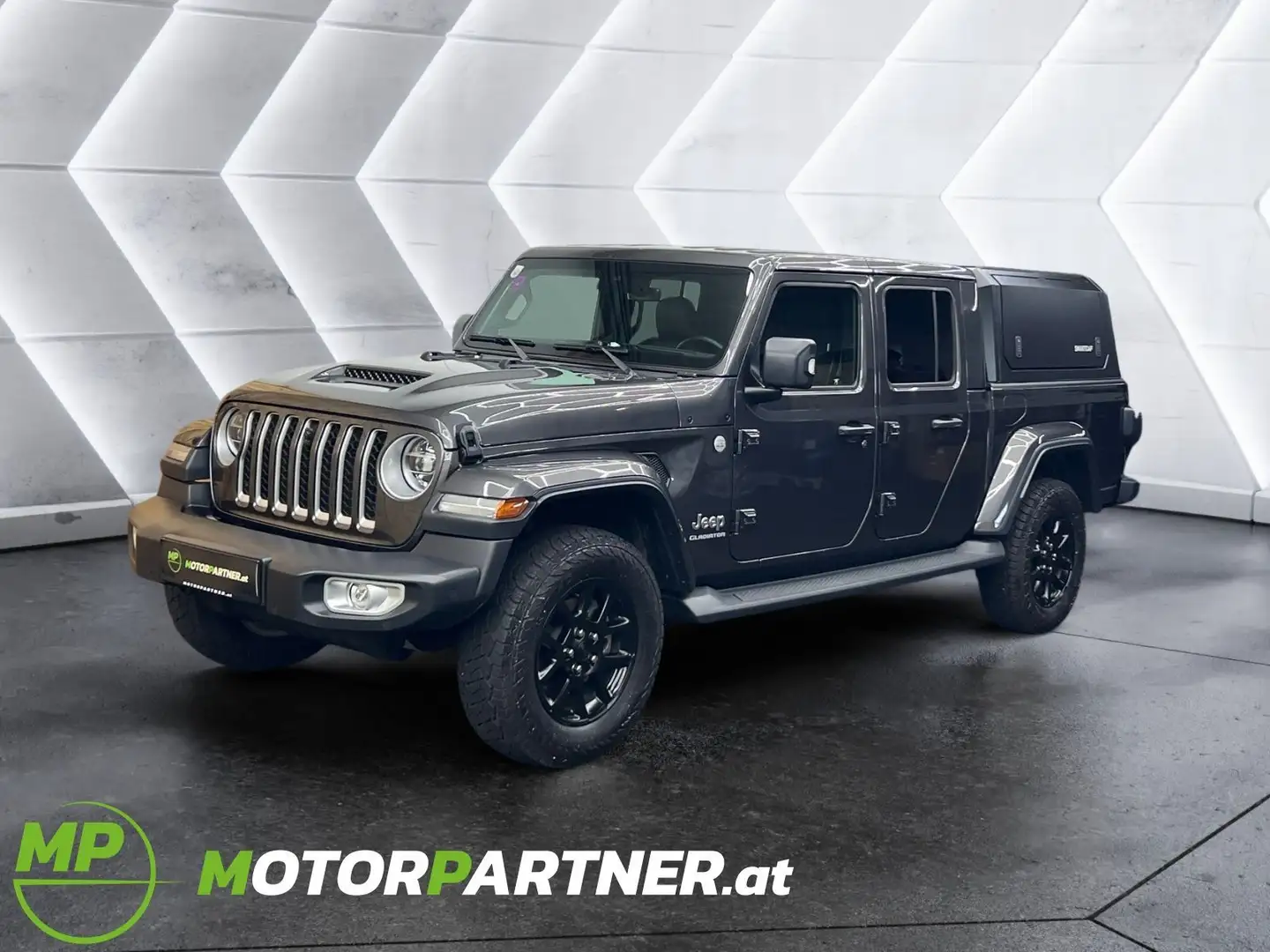 Jeep Gladiator Pick-Up 3,0 V6 **Overland** Grau - 1