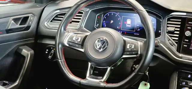 Volkswagen T-Roc view 13