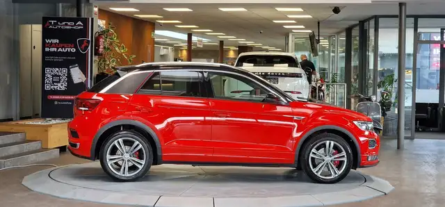 Volkswagen T-Roc view 5