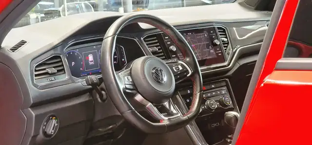 Volkswagen T-Roc view 12