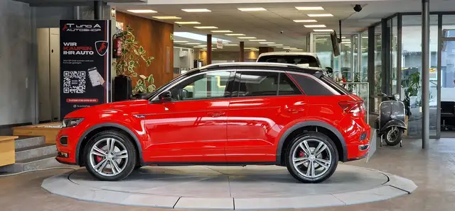 Volkswagen T-Roc view 4