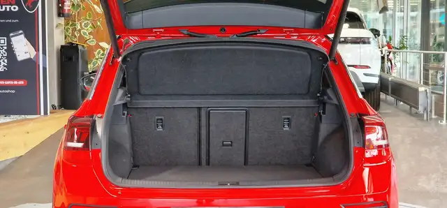 Volkswagen T-Roc view 9