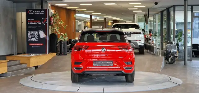 Volkswagen T-Roc view 8
