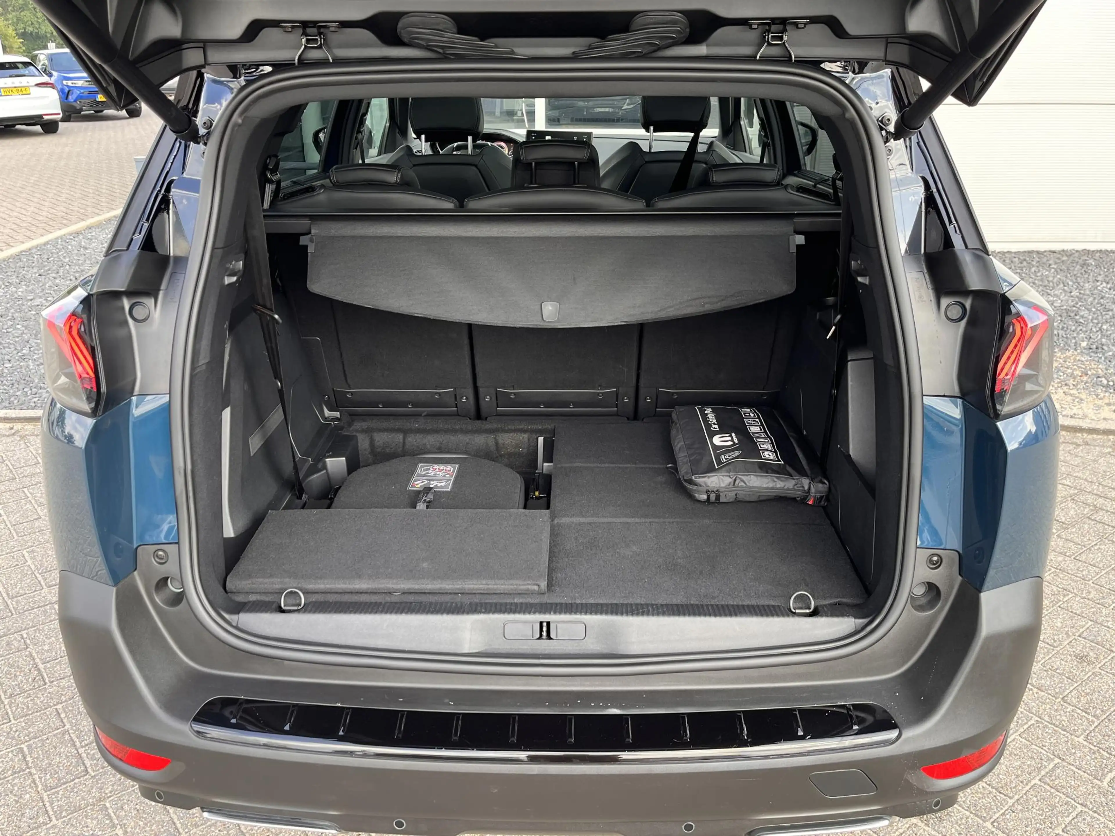 Peugeot 5008 1.2 Hybrid 136 GT Alcantara interieur | Schuif kan — photo 13