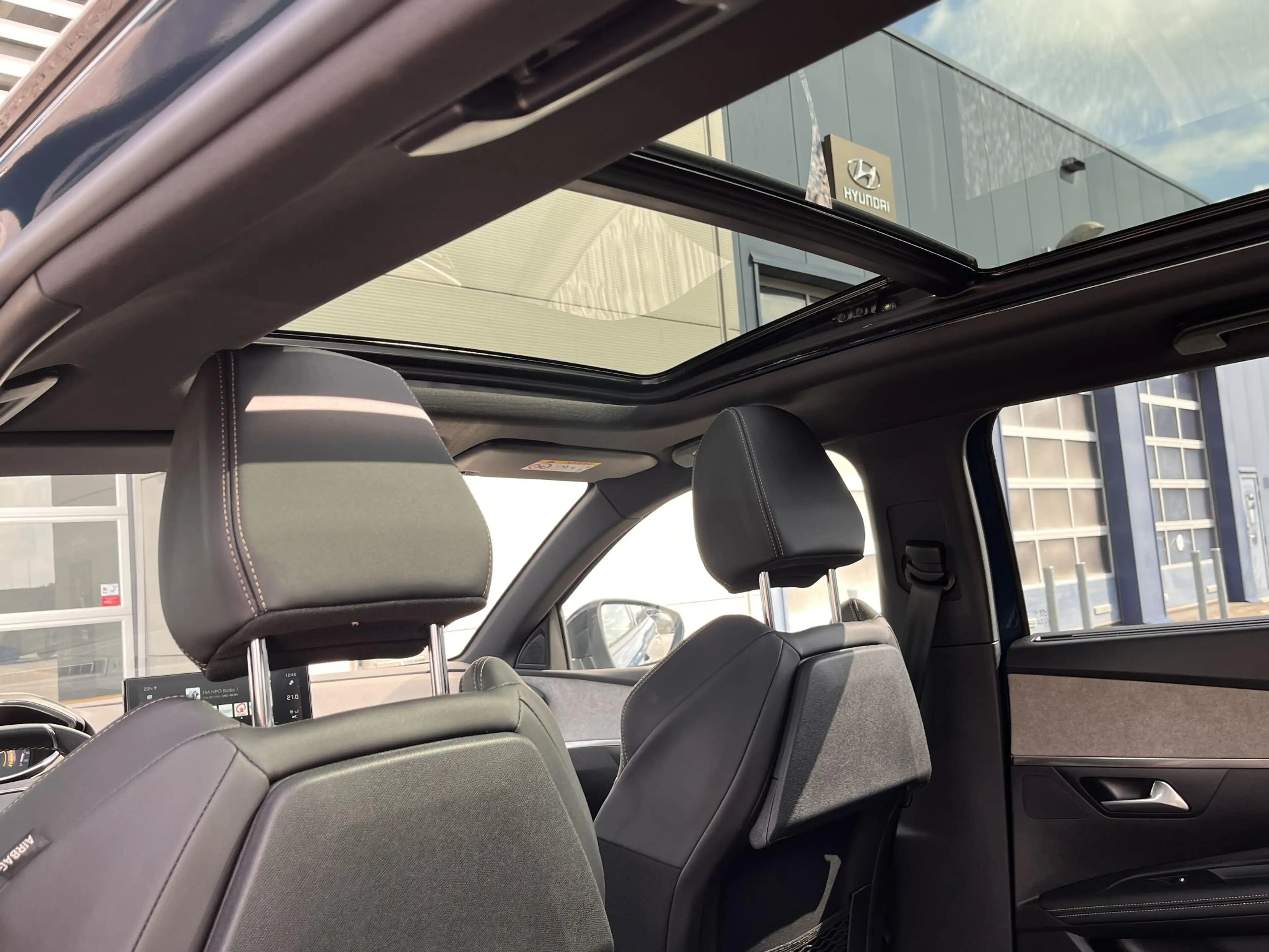 Peugeot 5008 1.2 Hybrid 136 GT Alcantara interieur | Schuif kan — photo 15