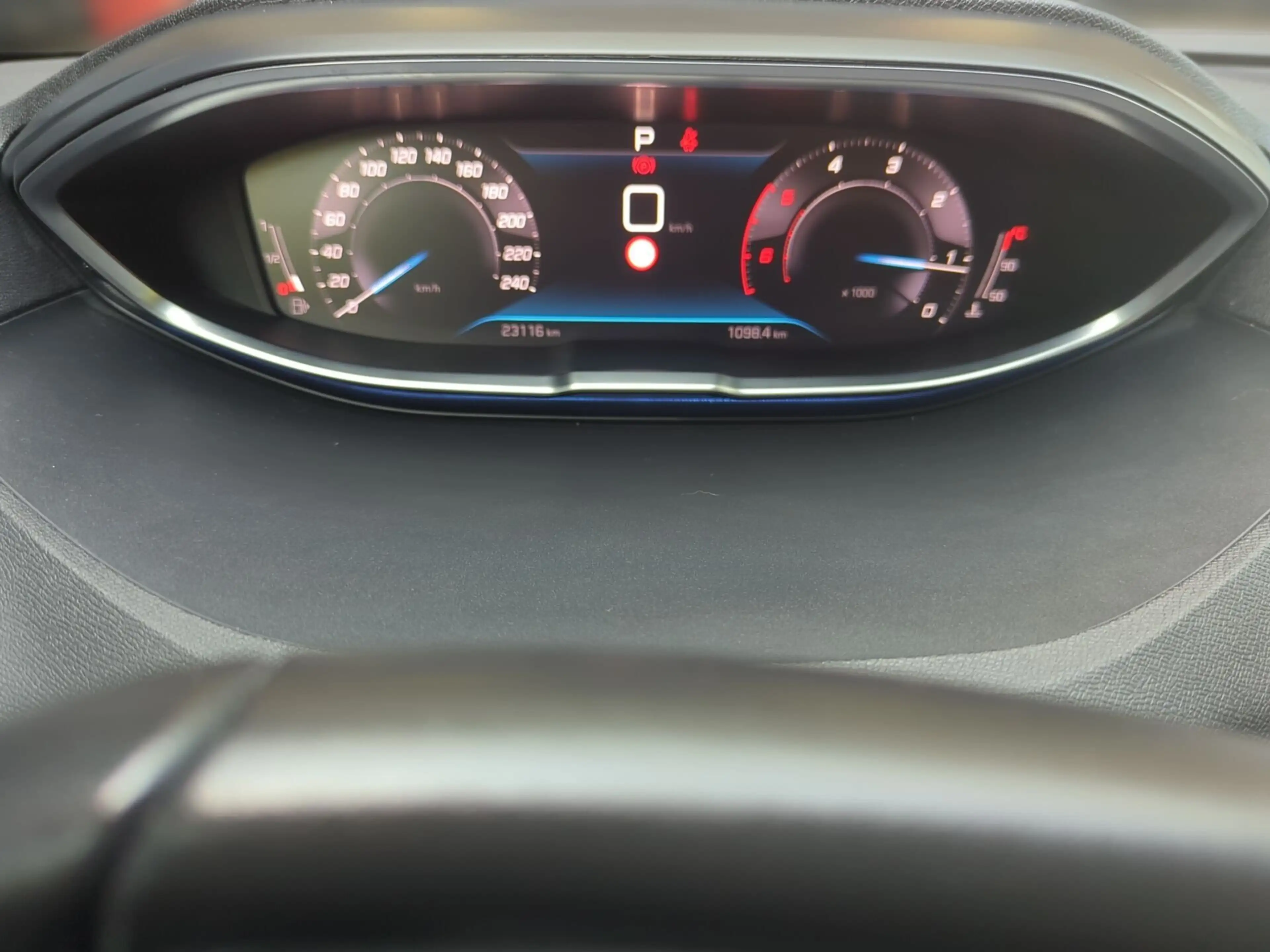Peugeot 5008 1.5 BlueHDi 130 Allure Pack KeyLess LED PDC — photo 5